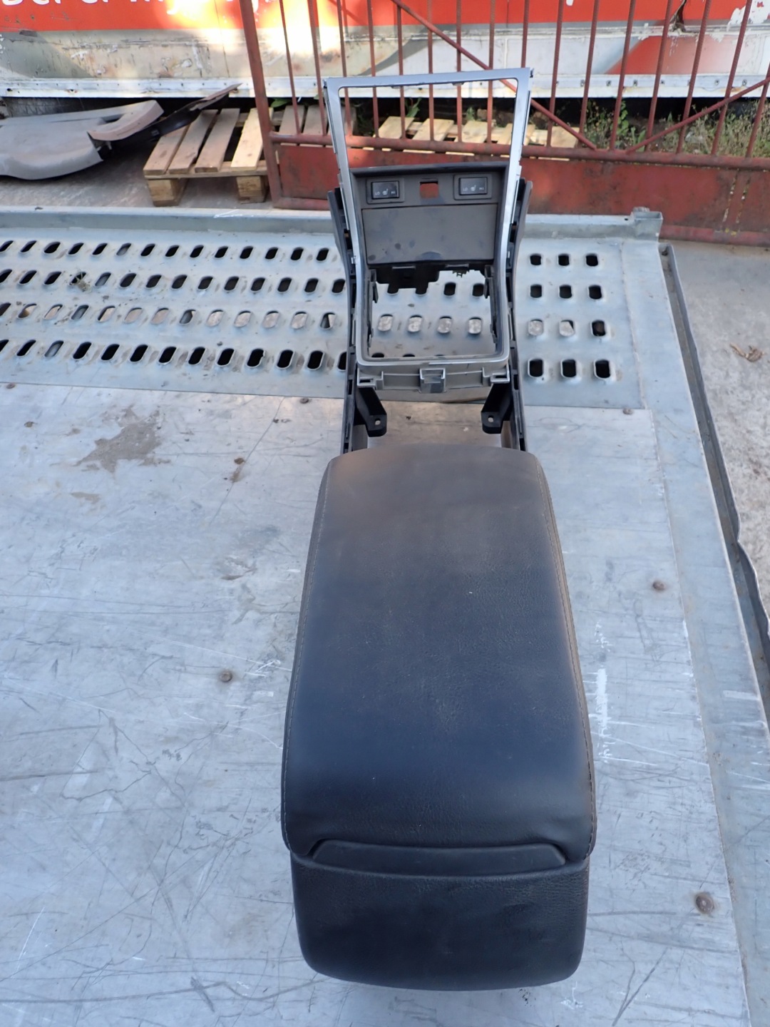 TUNEL MITTE ARMLEHNE MAZDA 6 GH