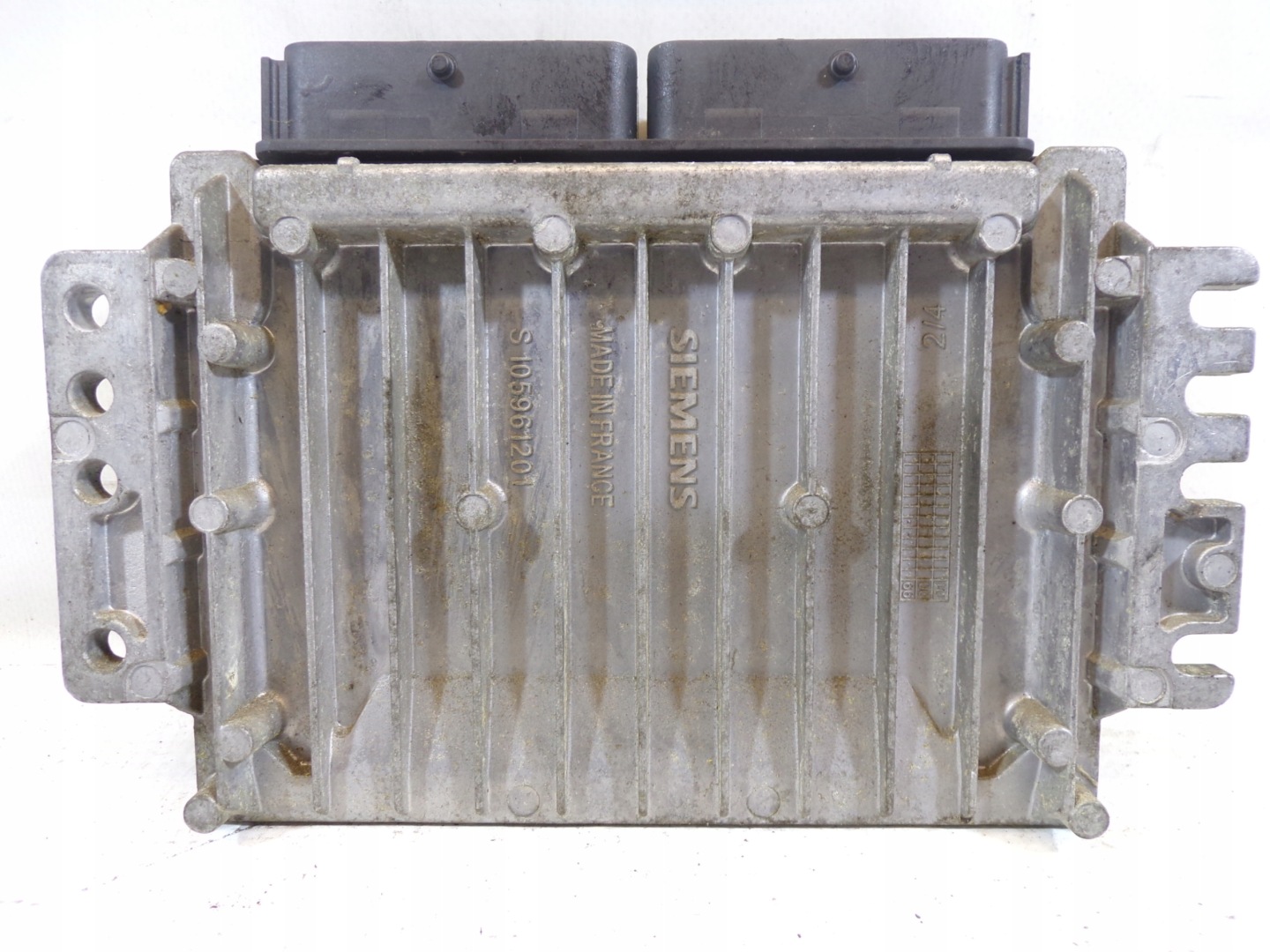 computer control unit of the engine RENAULT CLIO 1.4 8200024377 7700110471