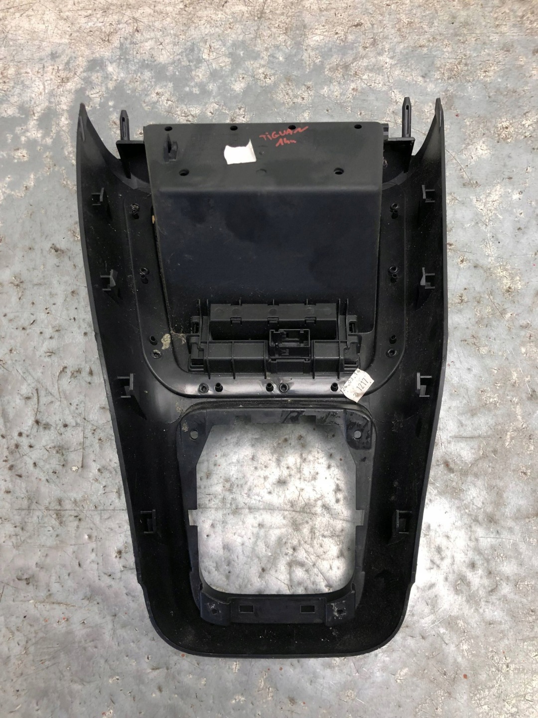 PANEL frame TUNEL central VW TIGUAN 5N1863476A