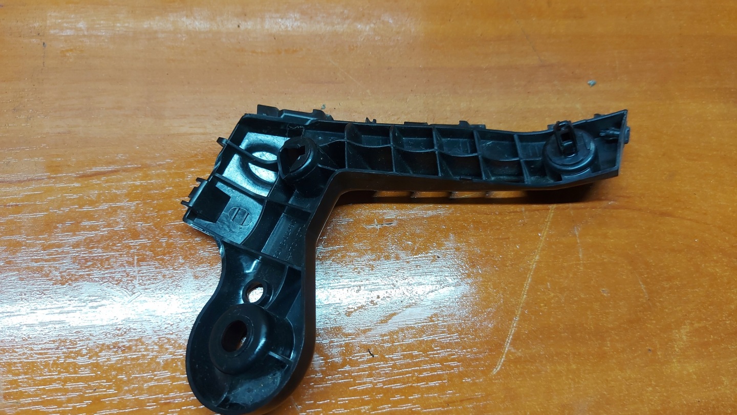 bumper bracket right front TOYOTA COROLLA E21 19- sedan