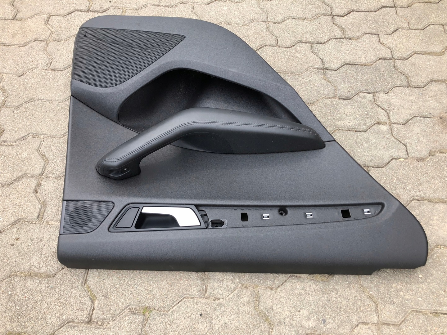 AUDI Q5 side upholstery left rear part leather 0192