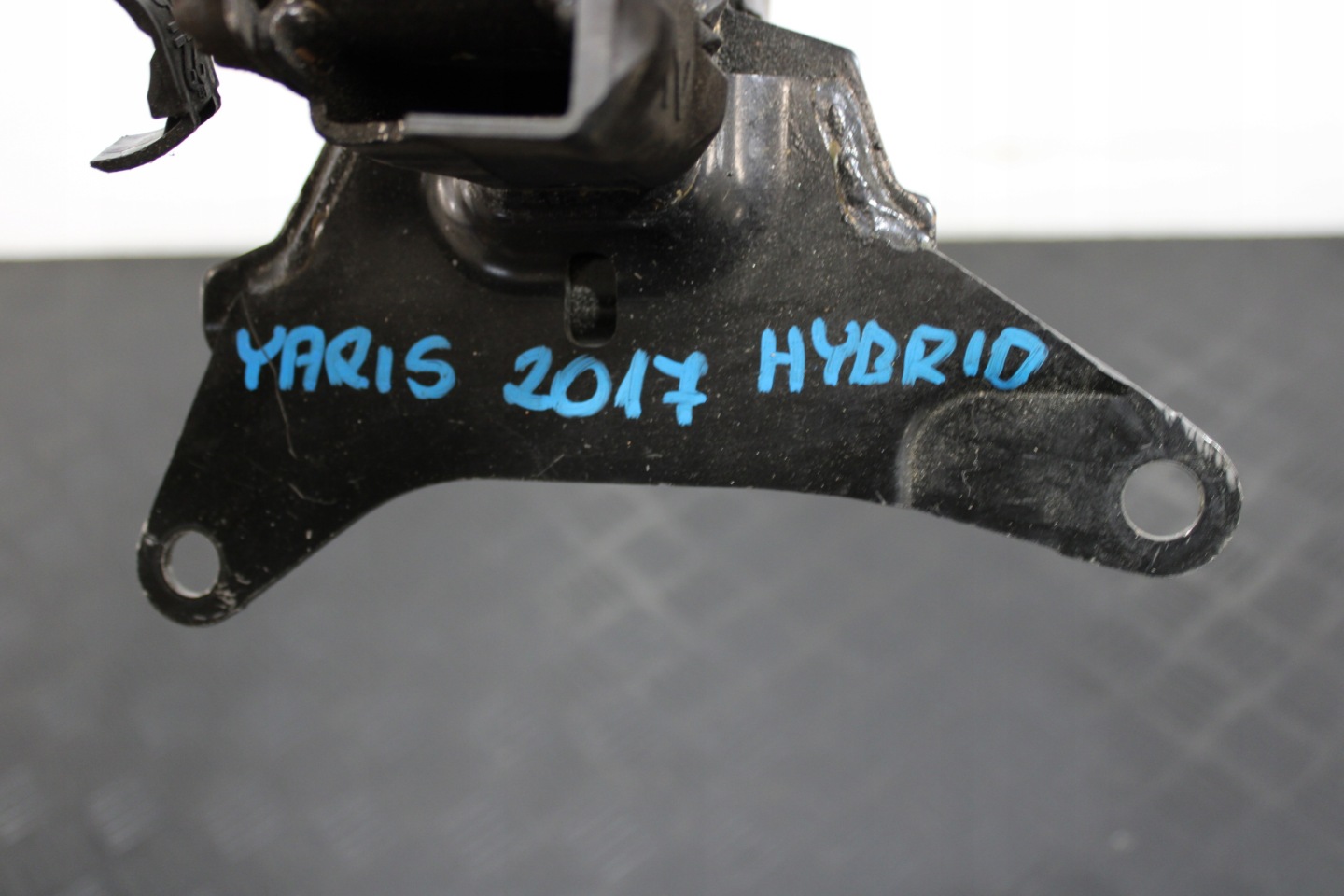 holder engine mount TOYOTA YARIS III 3 LIFT 2017 HYBRID