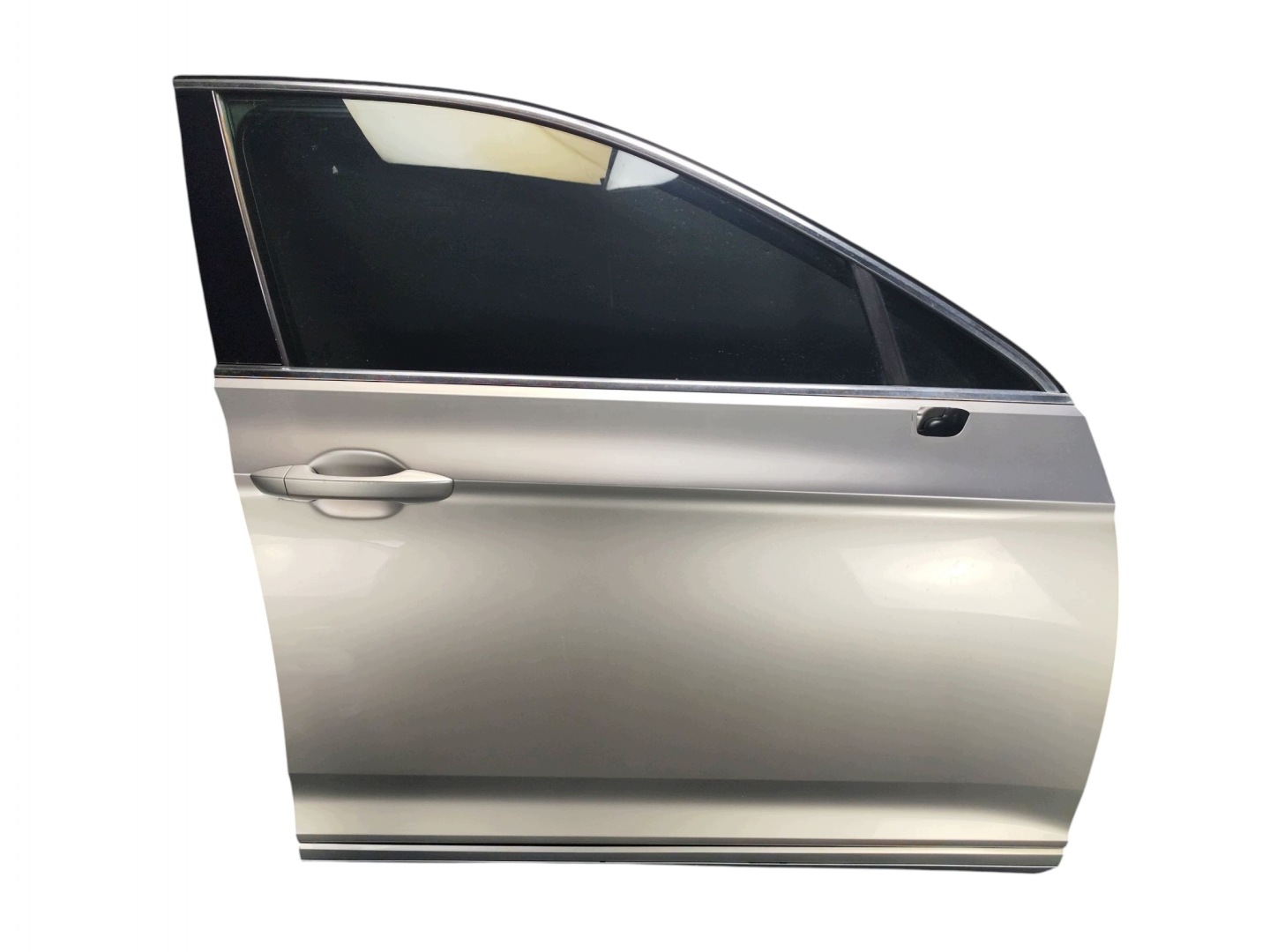 RZWI right front VW PASSAT B8 LAK: LA7W (14-19)