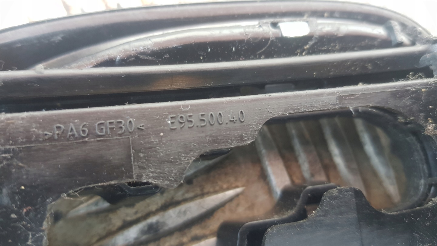 MERCEDES W203 PANEL lišta kulisy AUTOMAT