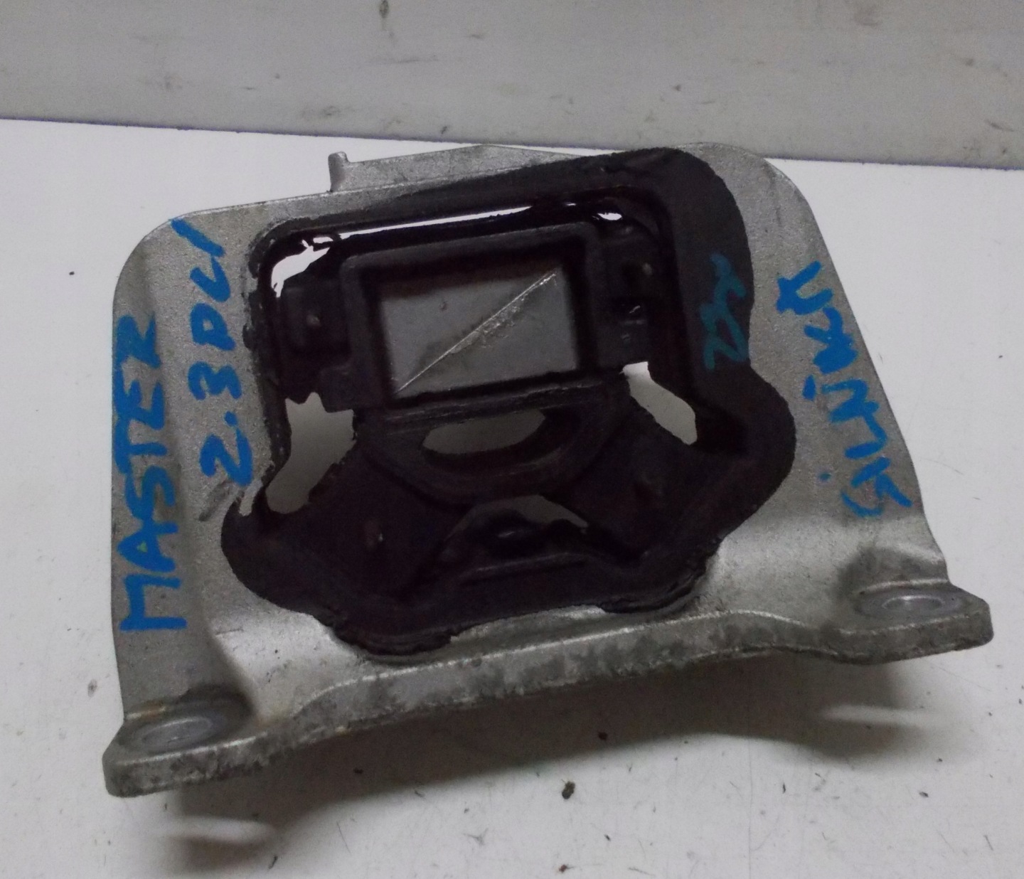 RENAULT MASTER III LIFT holder engine mount 112108180R