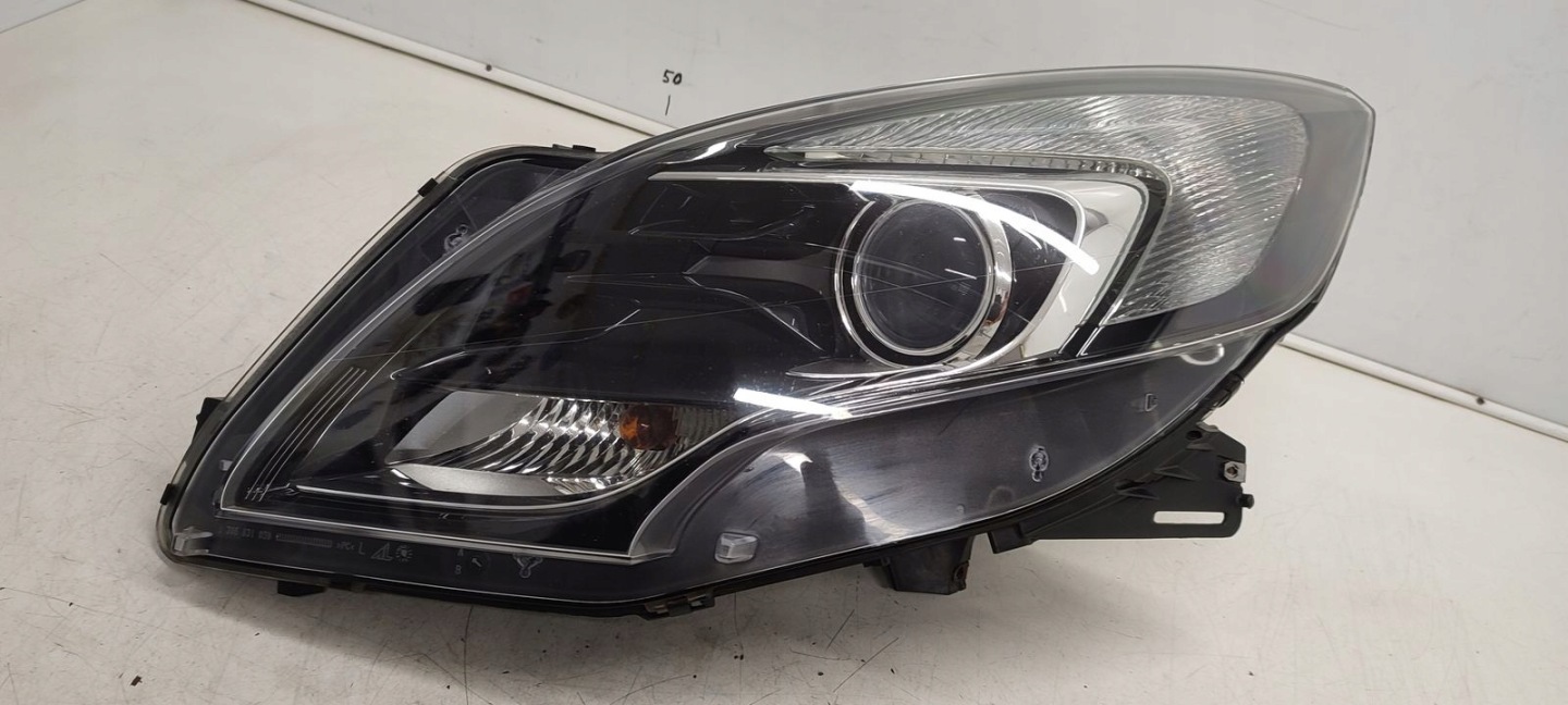 light front front left Opel Zafira C