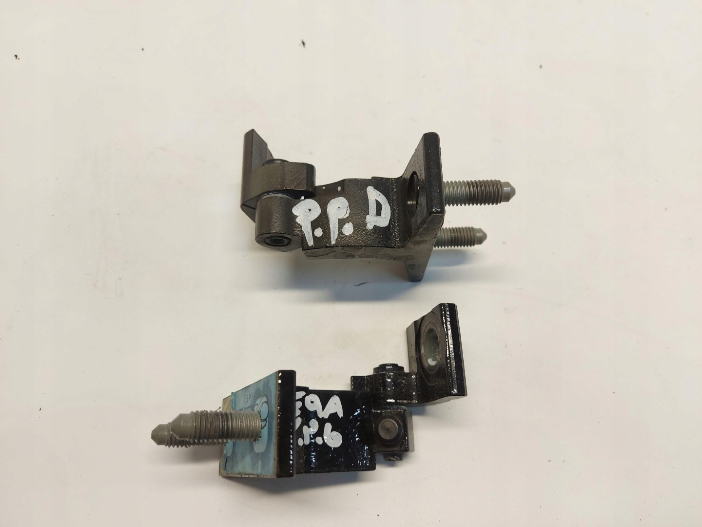Mercedes EQA 250+ W243 scharnier tür rechts vorne GORA DOL