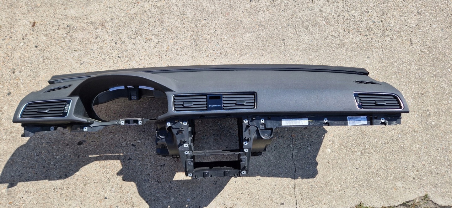 console dashboard VW PASSAT B8 LIFT original USA IDEAL