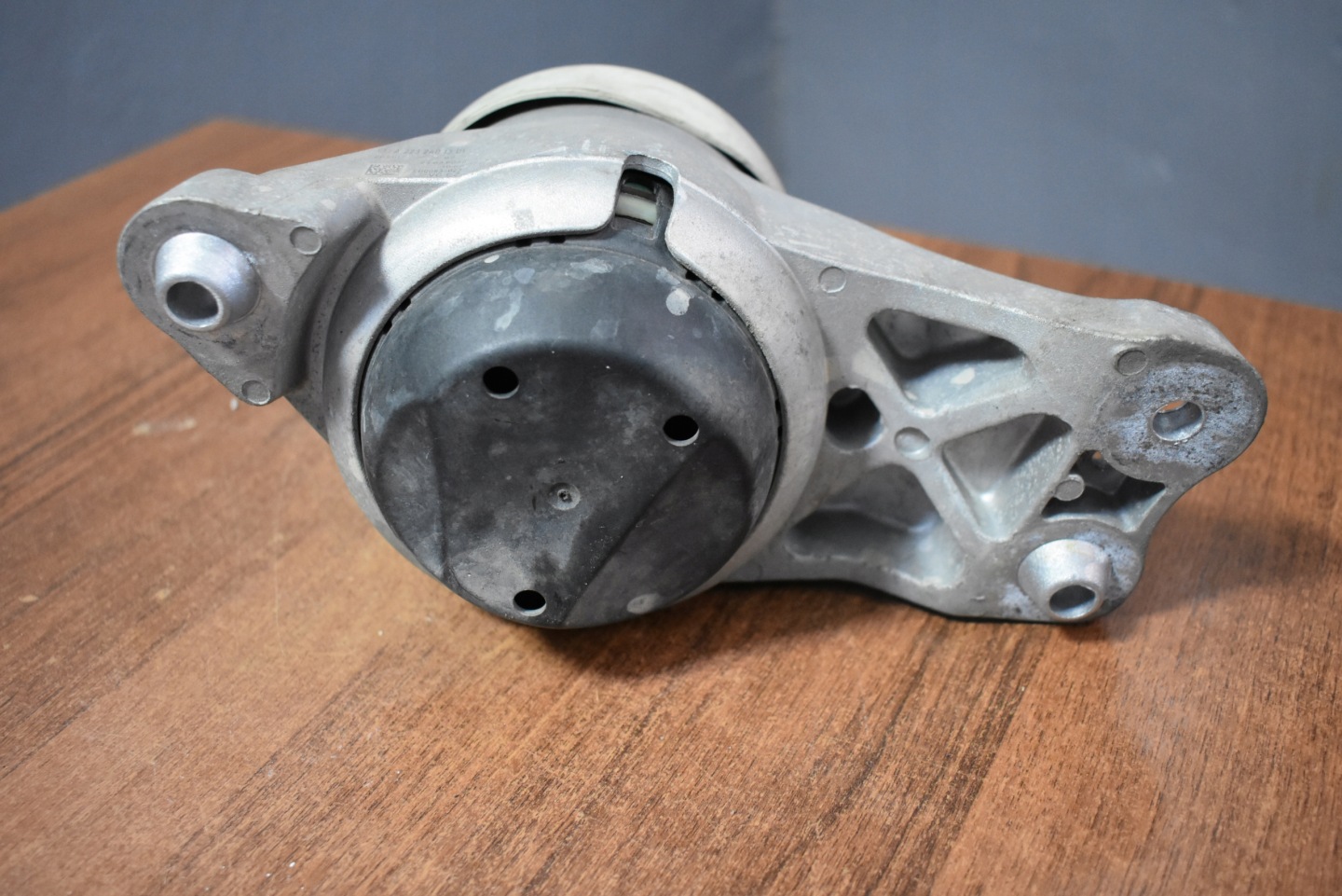 perfect condition engine mount right MERCEDES W223 1