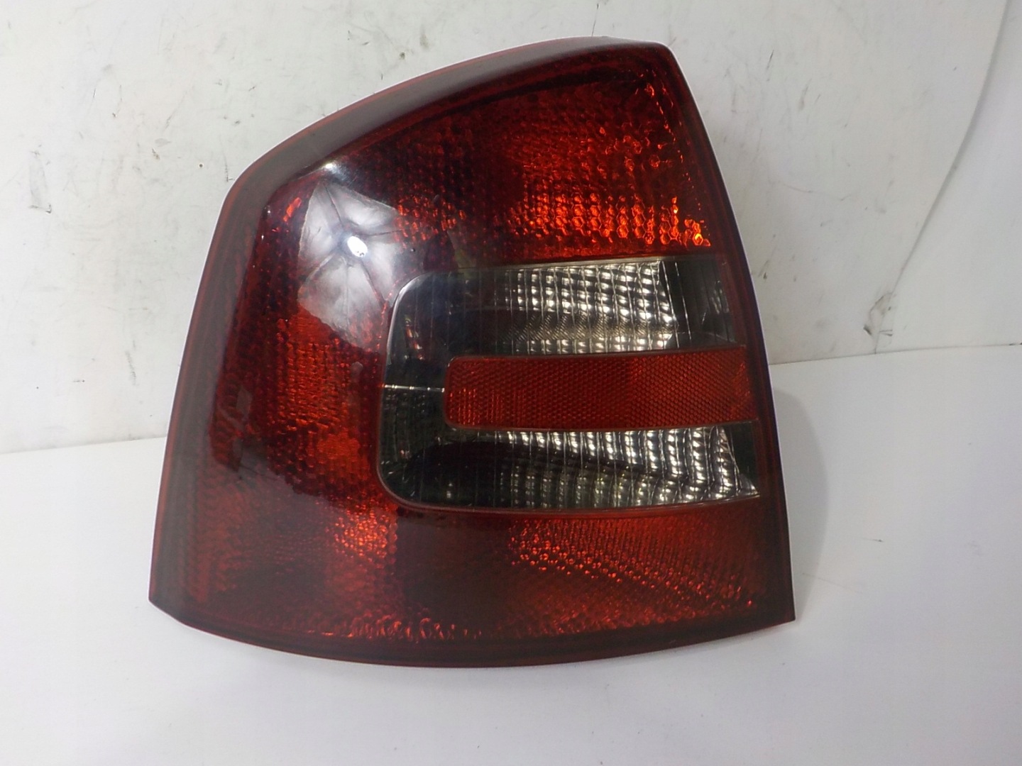 SKODA OCTAVIA II HB light left rear left rear part