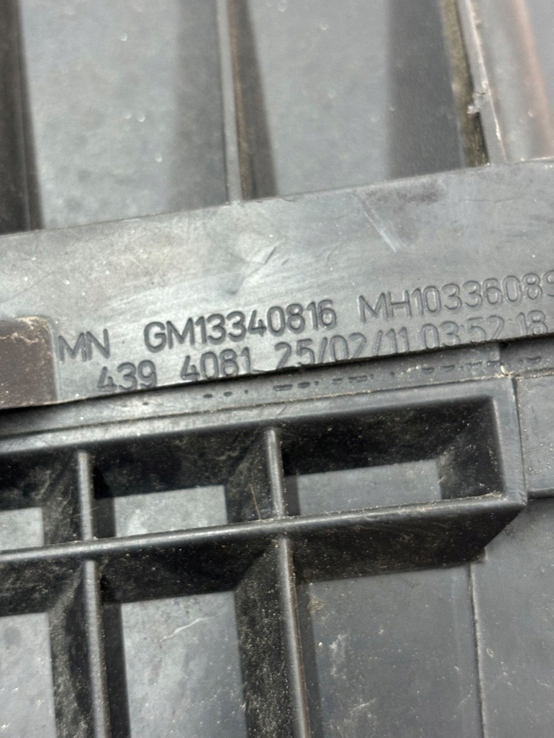 Gehäuse filter luft OPEL MERIVA B 1.4 13340816