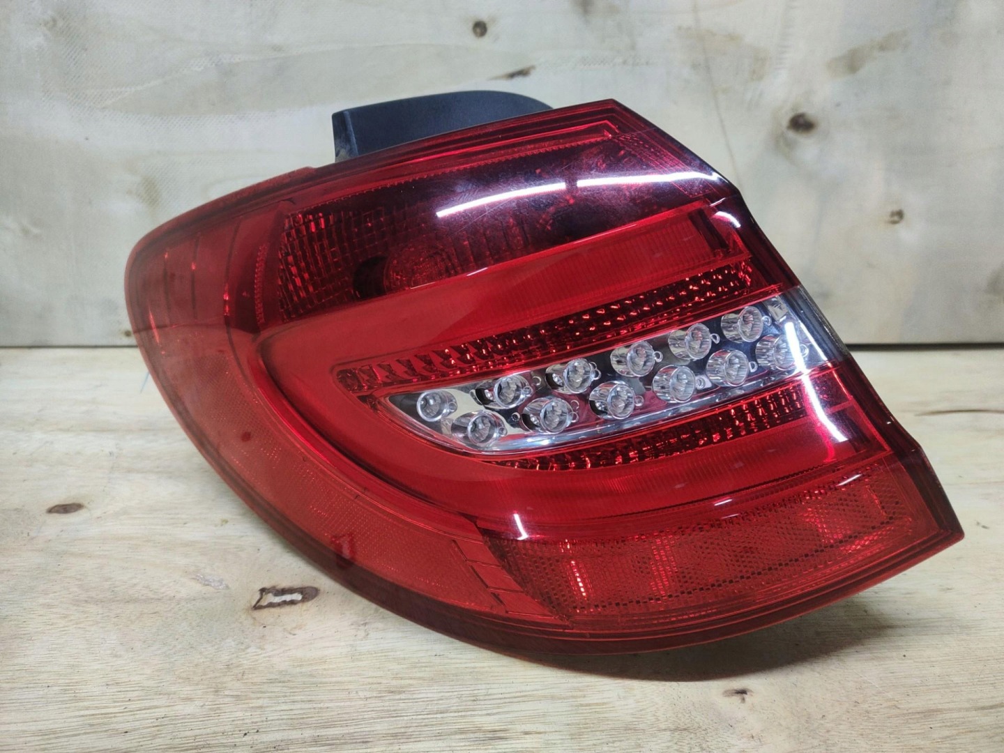 light rear left side Mercedes-Benz B W246 T246.242 2013 A2468200564