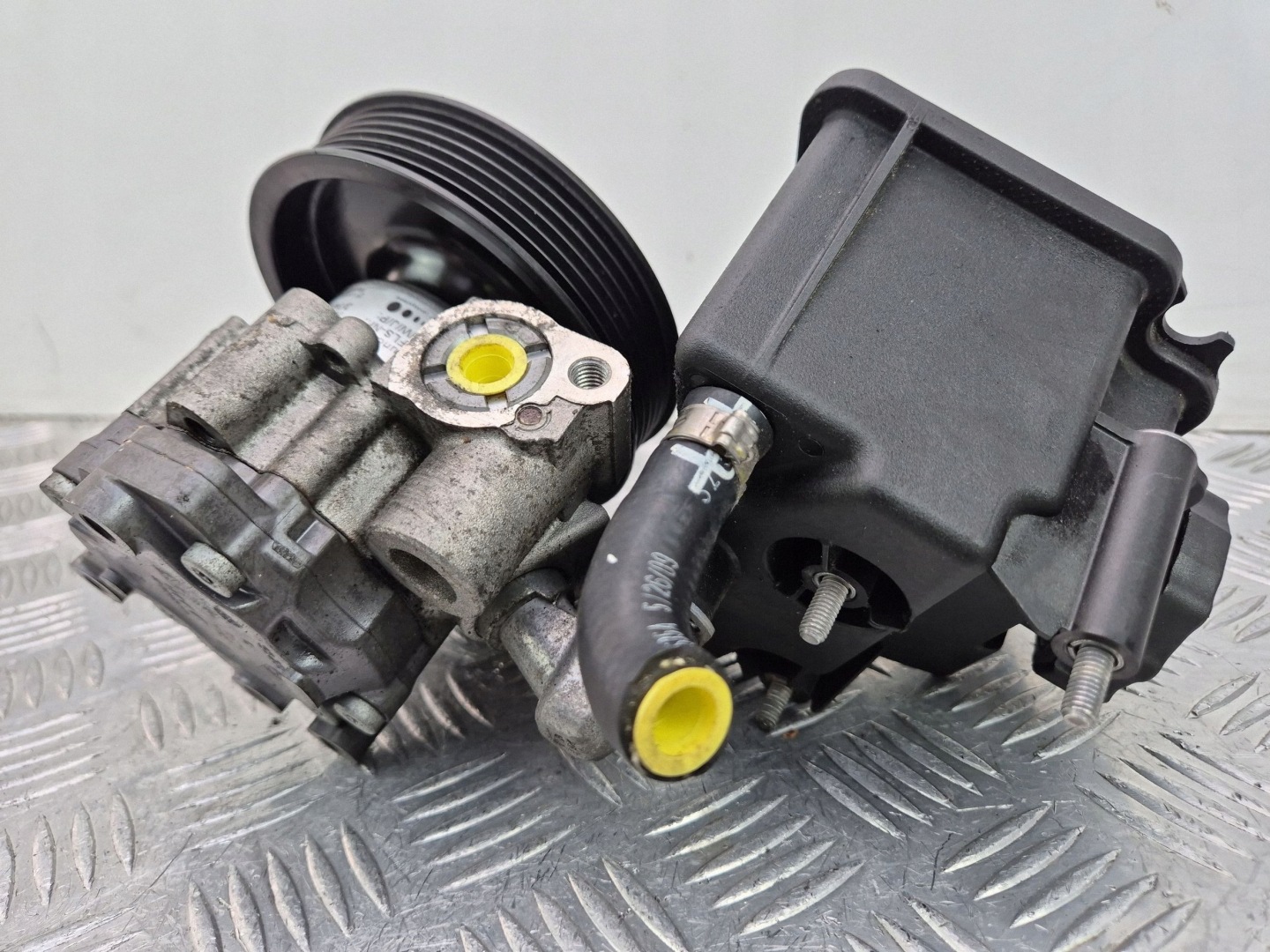Mercedes C280 W204 servo pump A0054669501 272.948