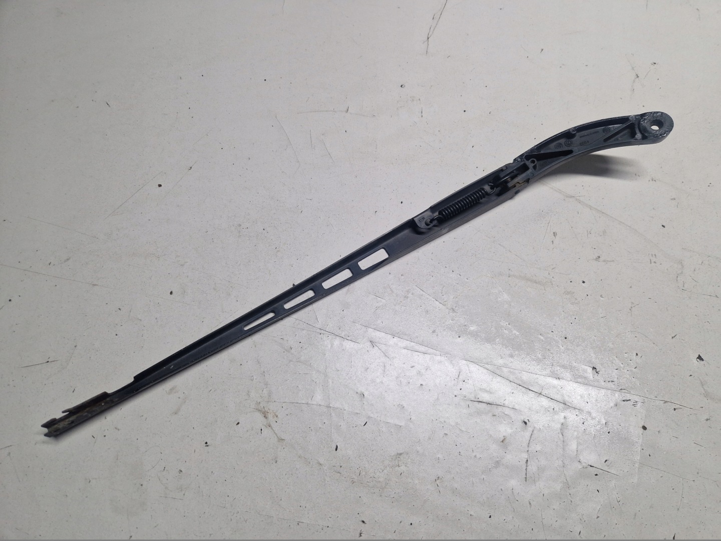 AUDI A6 C6 wiper arm wiper right