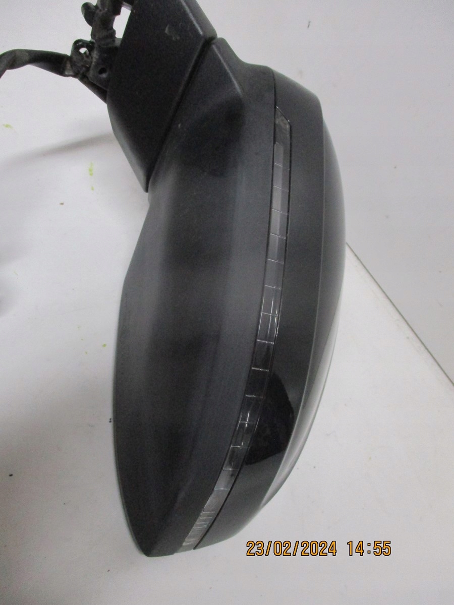 mirror Audi A4 8W0 17R 6 of cables right left