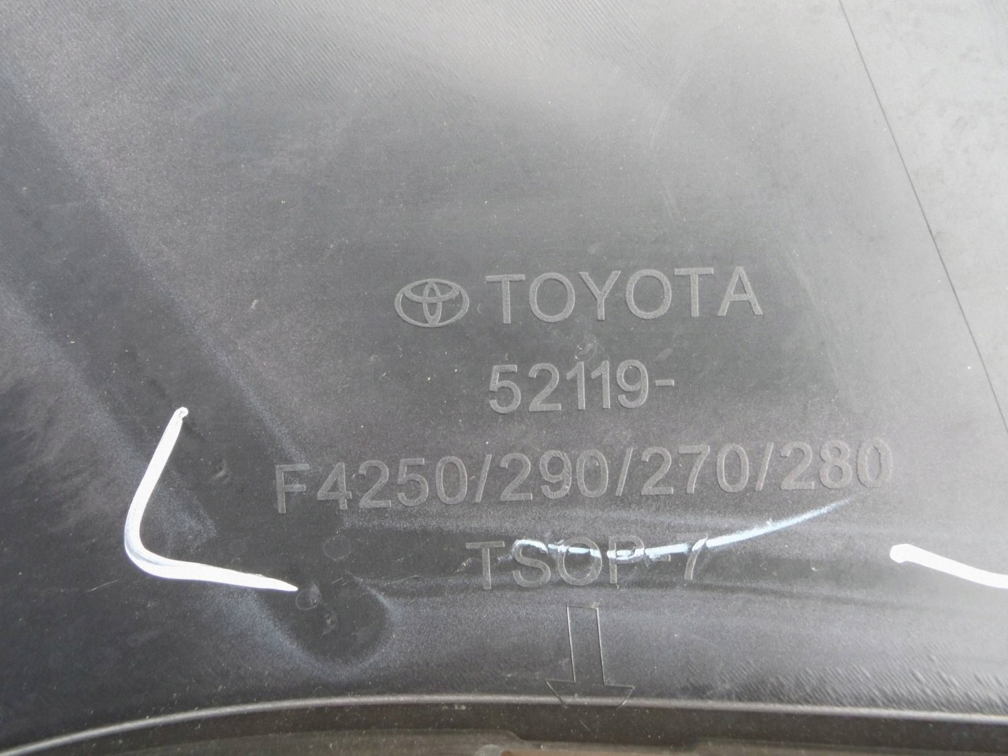 Toyota C-HR II 2023-2026 nárazník předek přední
