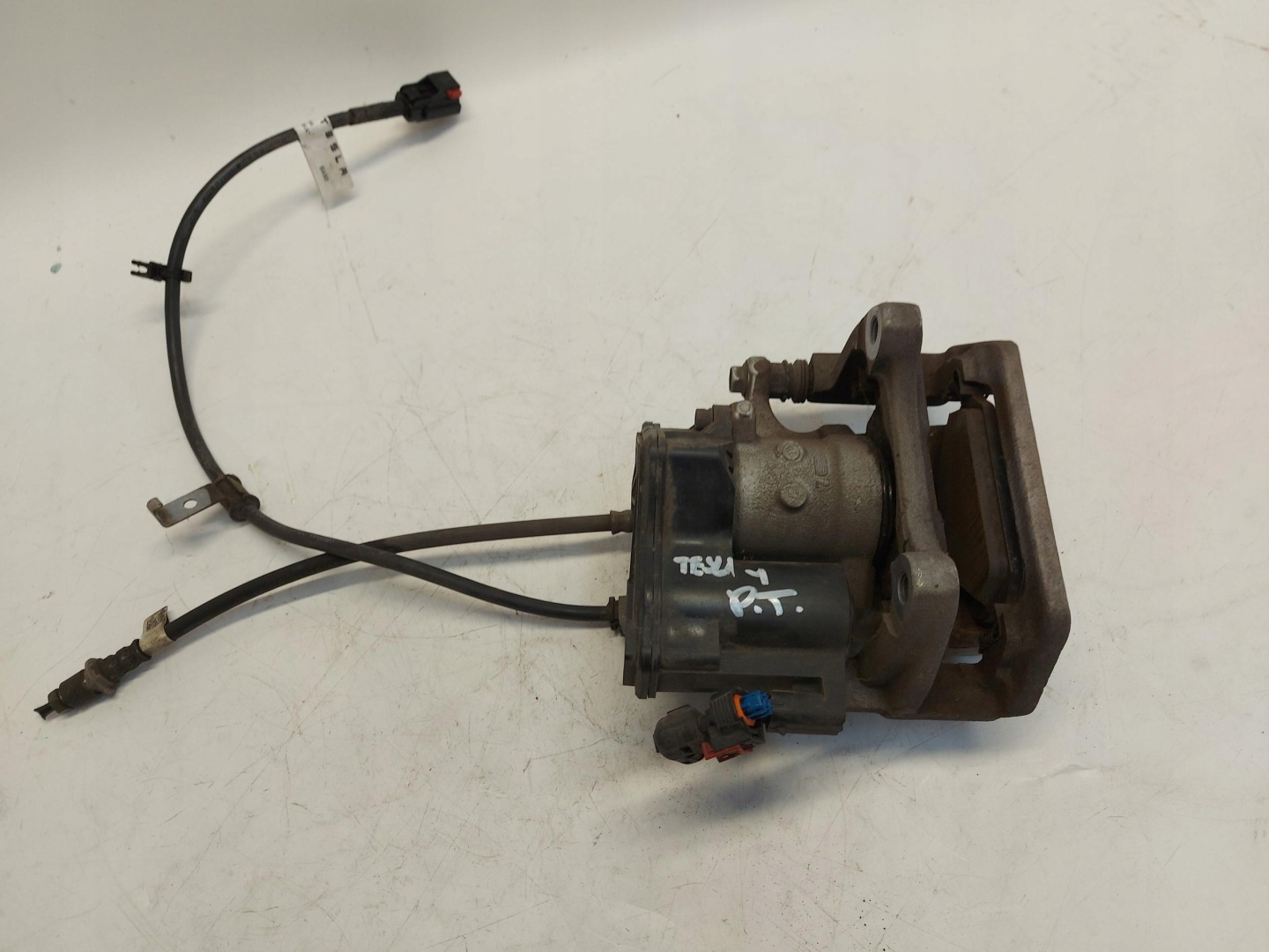 TESLA MODEL Y 2024r caliper brake right rear part
