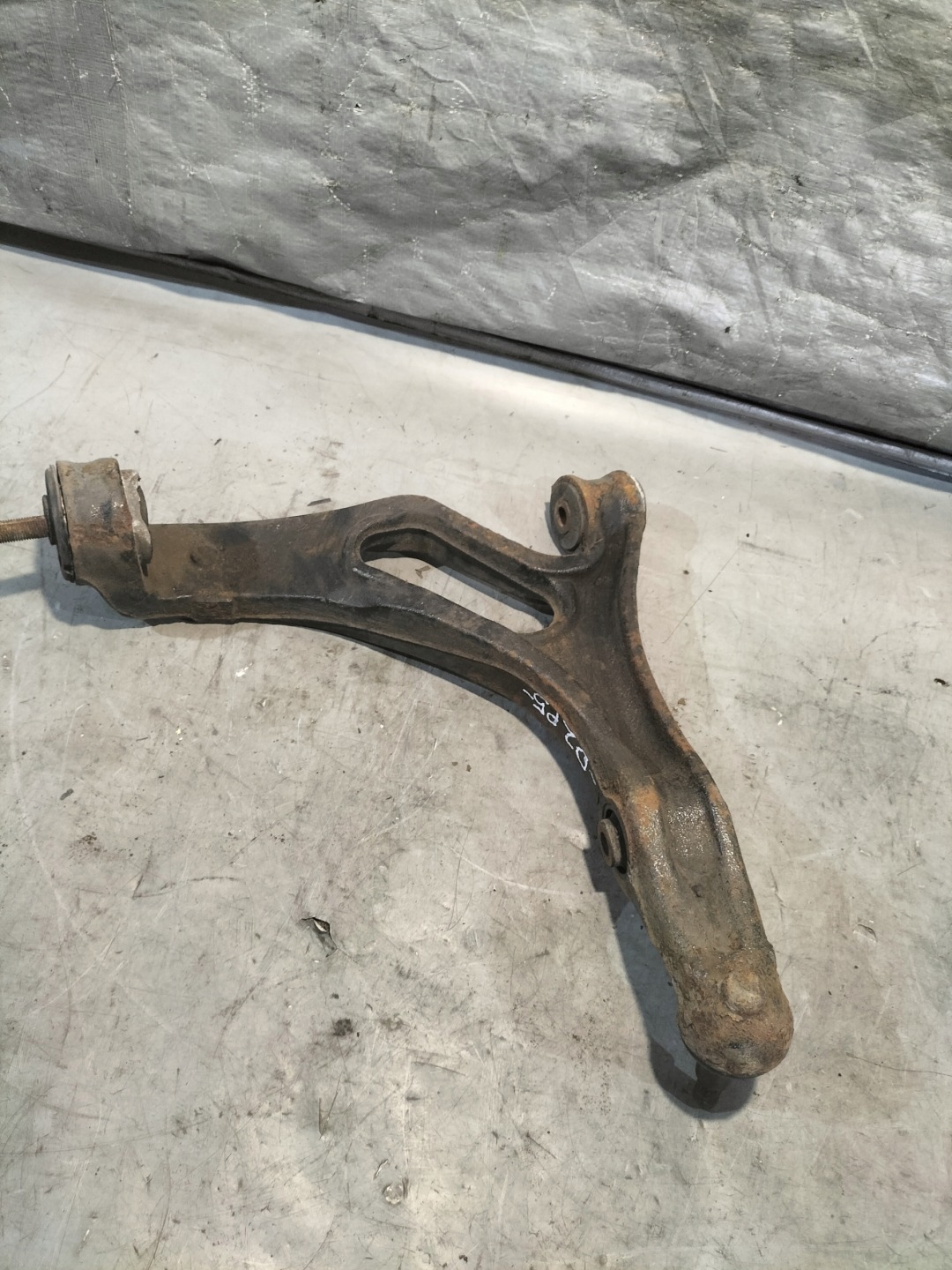 PORSCHE CAYENNE and arm right front