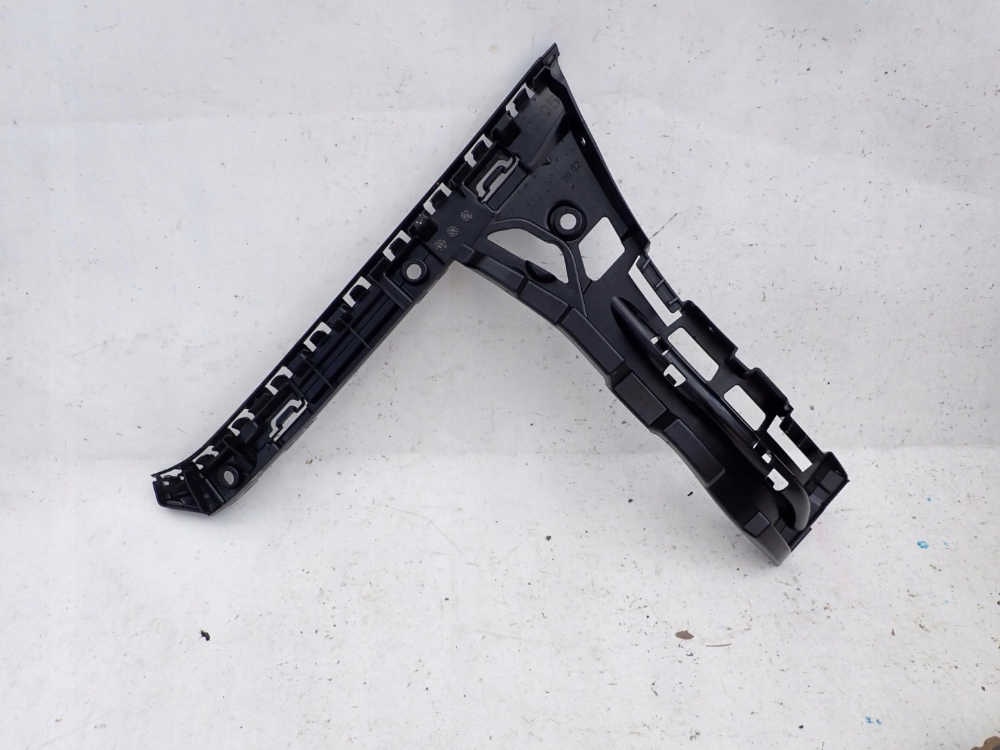 MERCEDES C-KLACA W205 bumper bracket right rear part