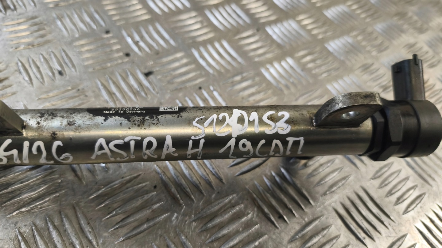 Einspritzpumpe OPEL ASTRA H 1.9CDTI 2005r 0445214056