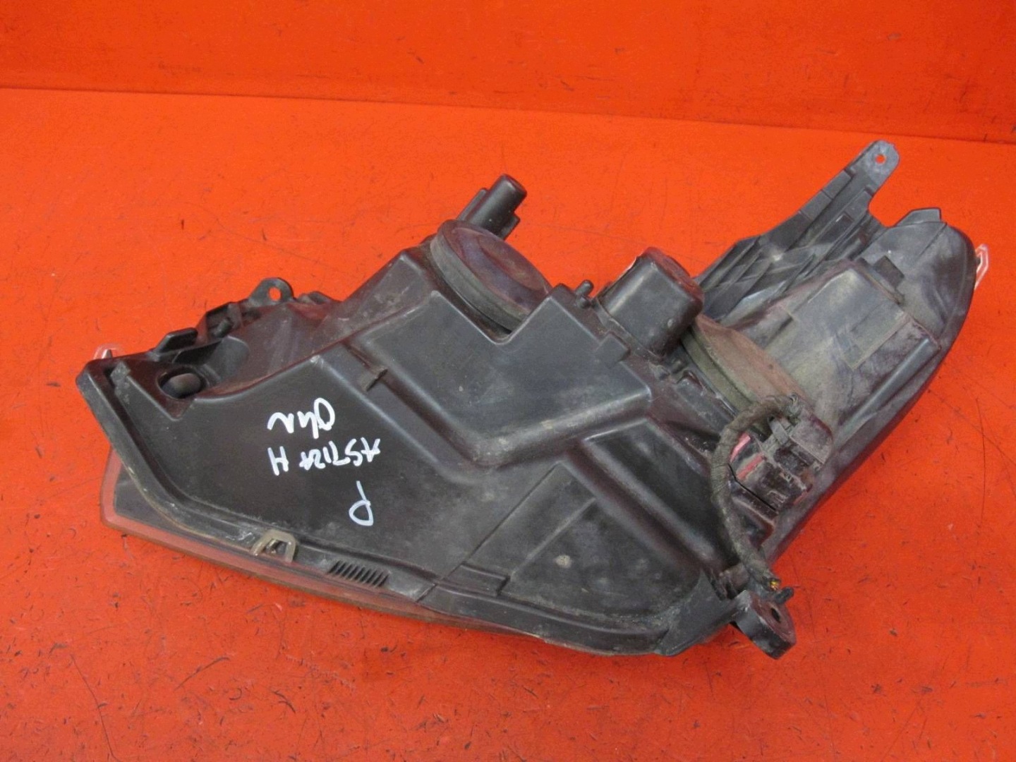 OPEL ASTRA H 3 III 04- light REFLEKTOR right front front HELLA EUROPA