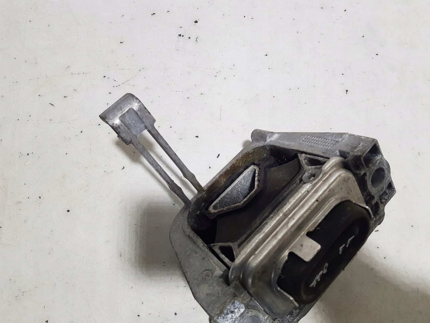 airbag engine mount right VW PASSAT B8 SEAT SKODA SUPERB AUDI A8 D4