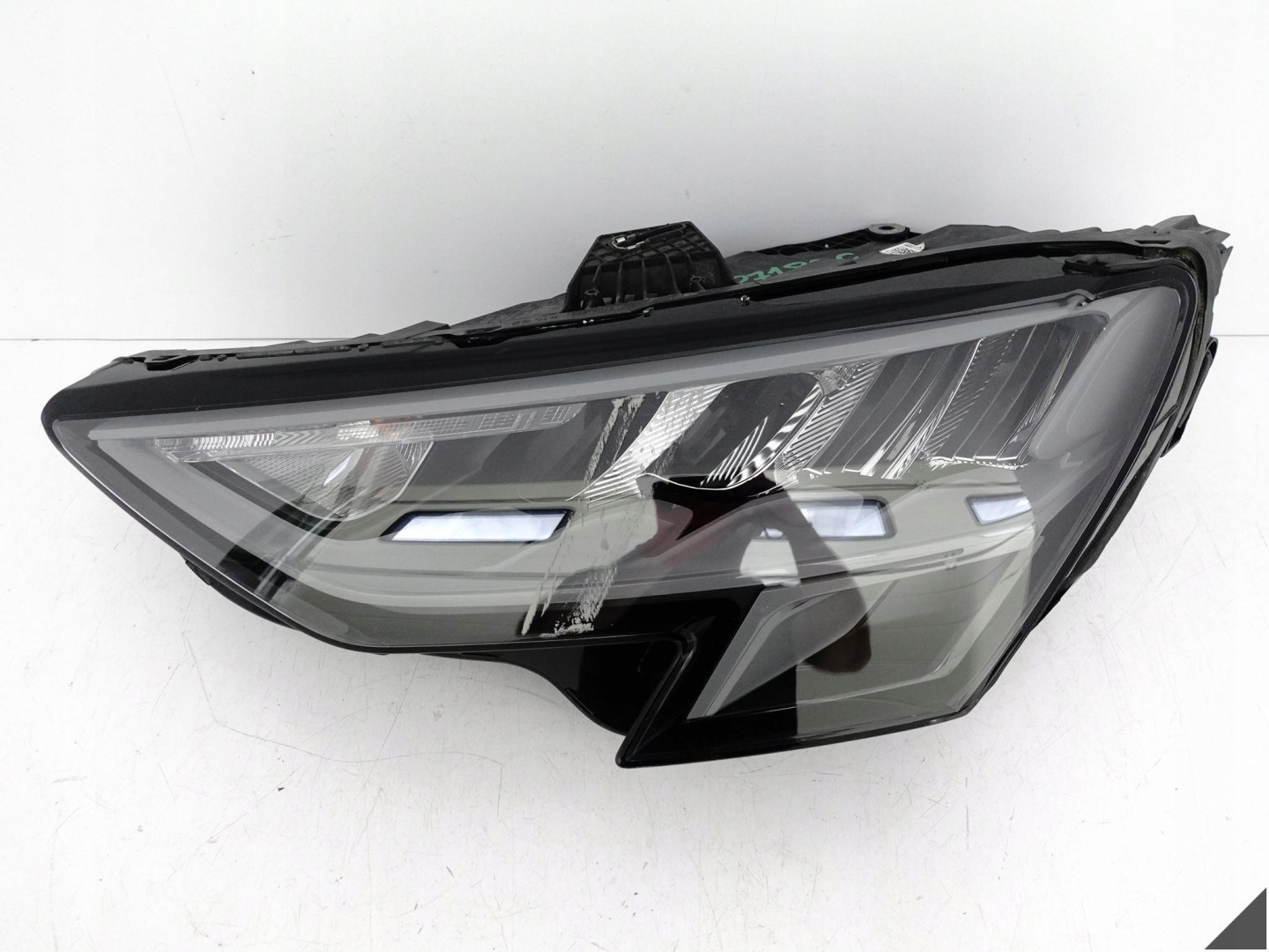 AUDI A3 S3 8Y0 20-24 light ZWYKLA / BASIS FULL LED left front EUROPA