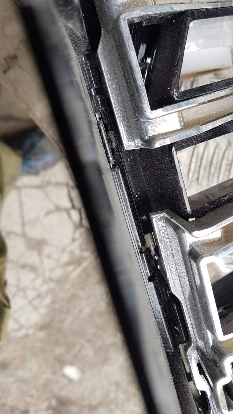 VOLVO XC60 II LIFT grill grille radiator
