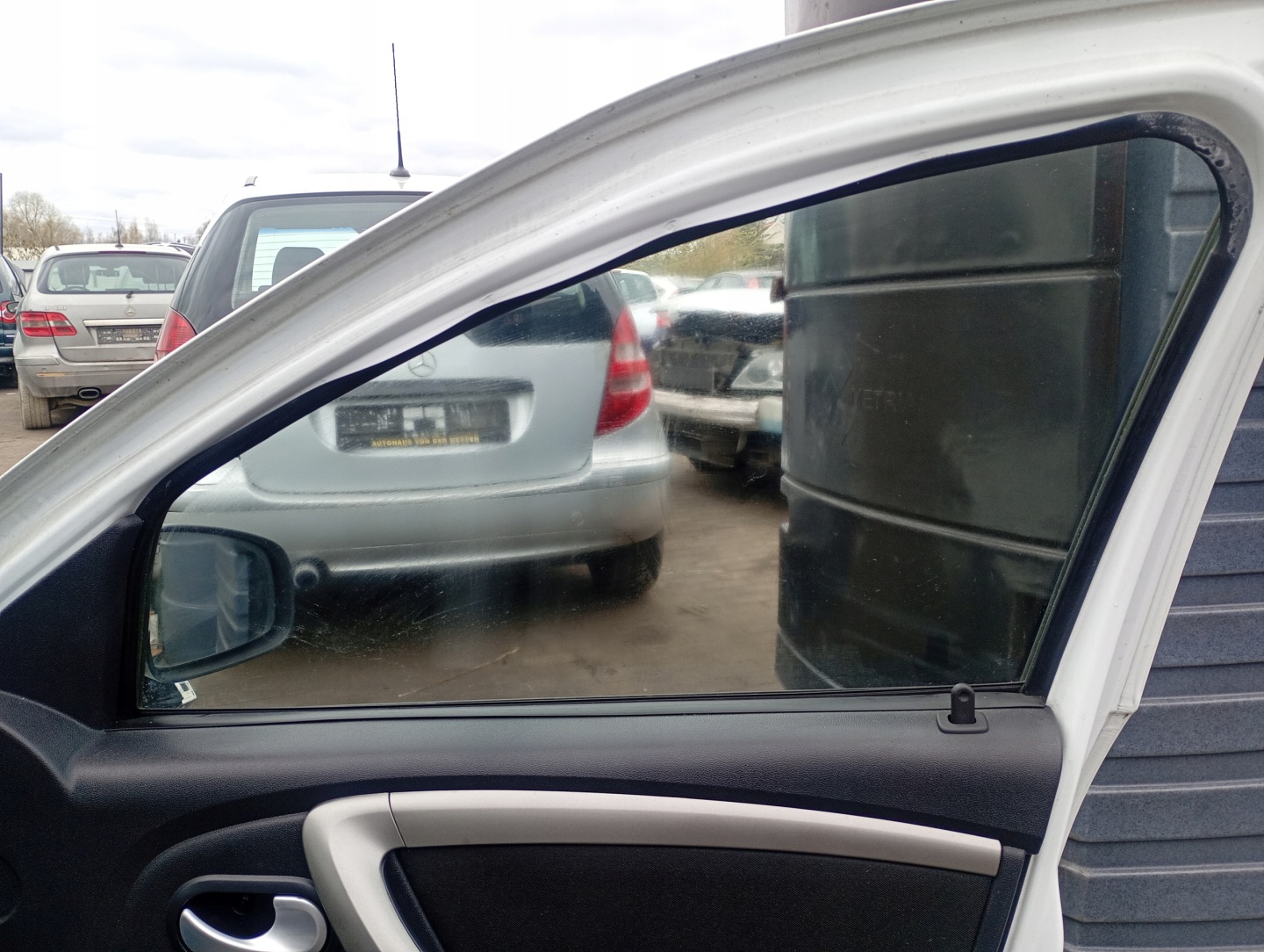 Dacia Duster 1 and 10-18 window side Z door right front front