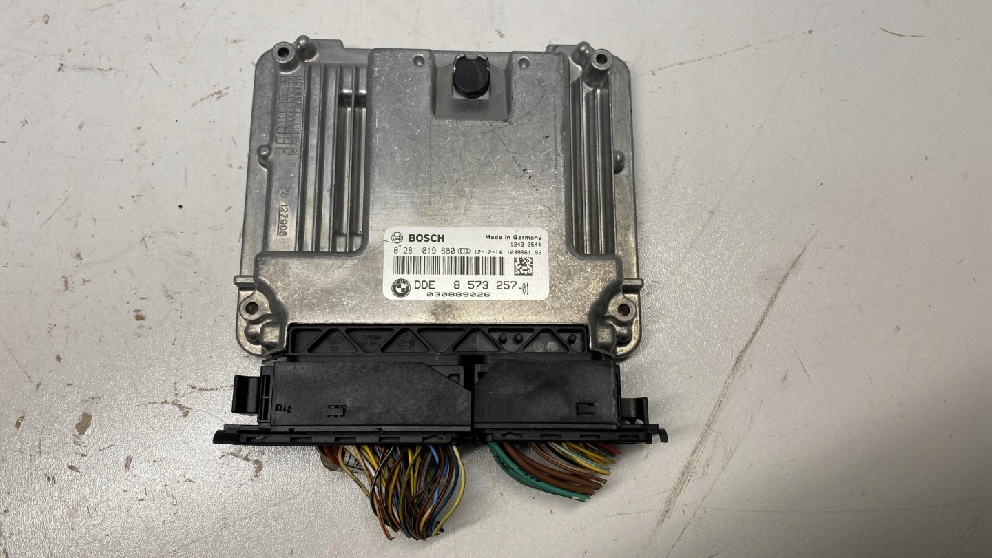 BMW 320D F30 F31 Centralina computer Motore modulo
