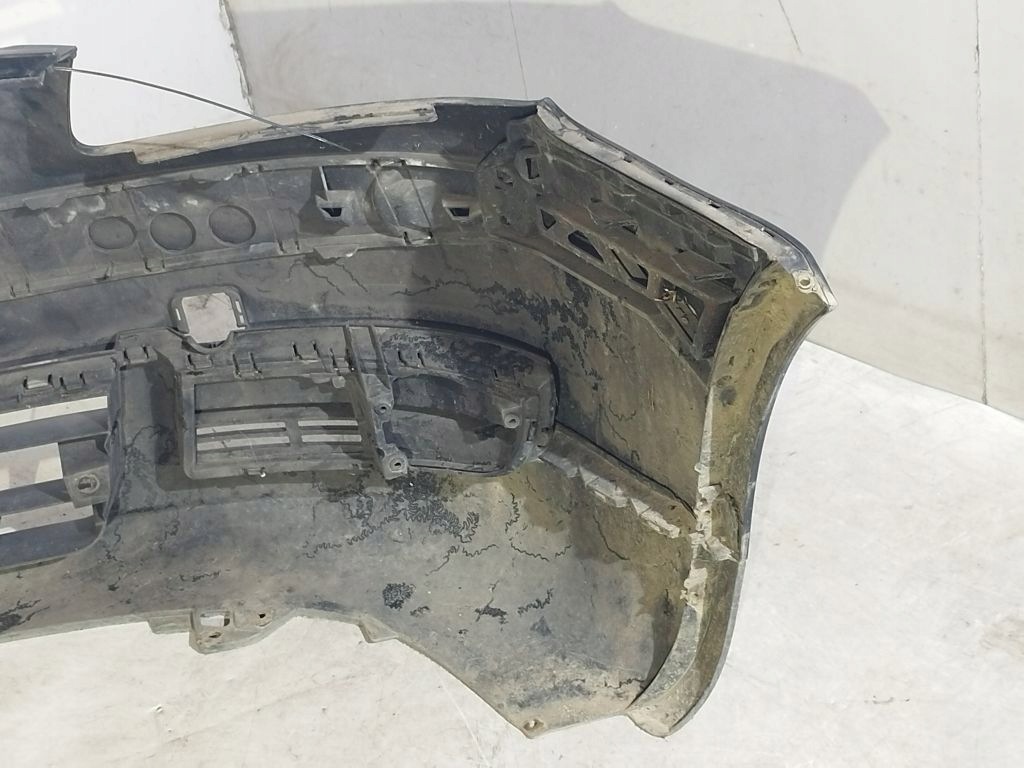 VW Touran a nárazník předek přední