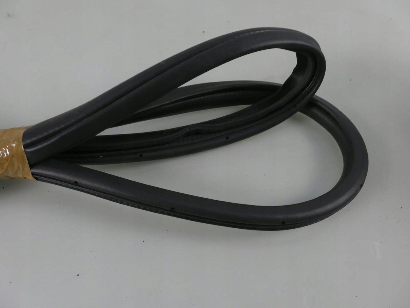 MITSUBISHI OUTLANDER II gasket door left rear part left rear