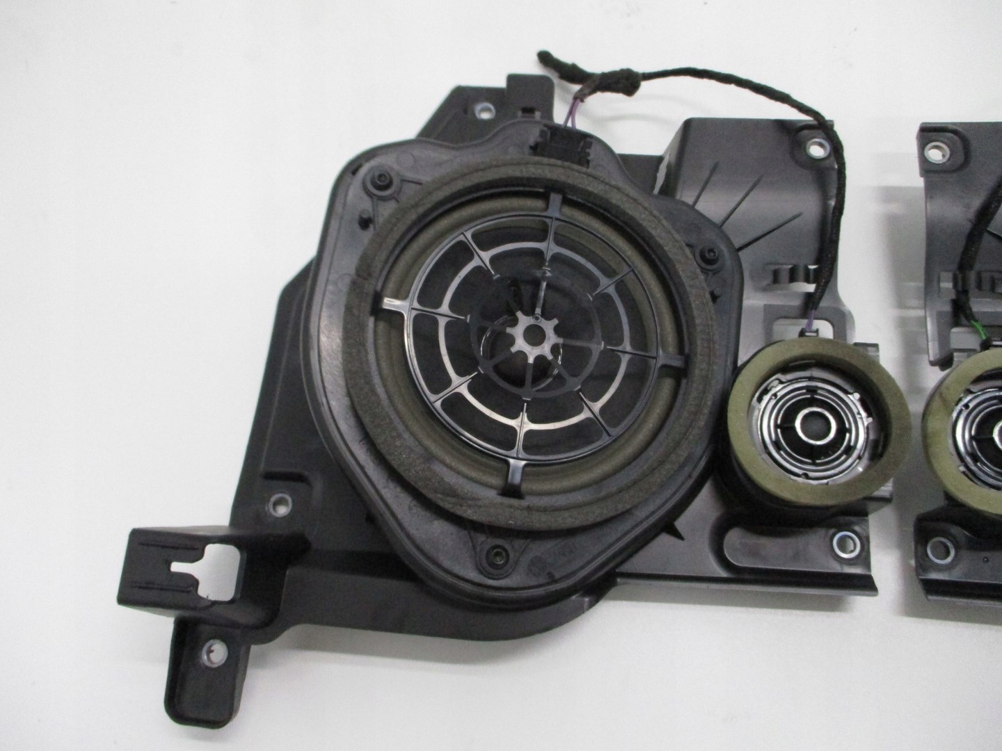 speaker AUDI TT 8S0 15R 8S0035242A rear part