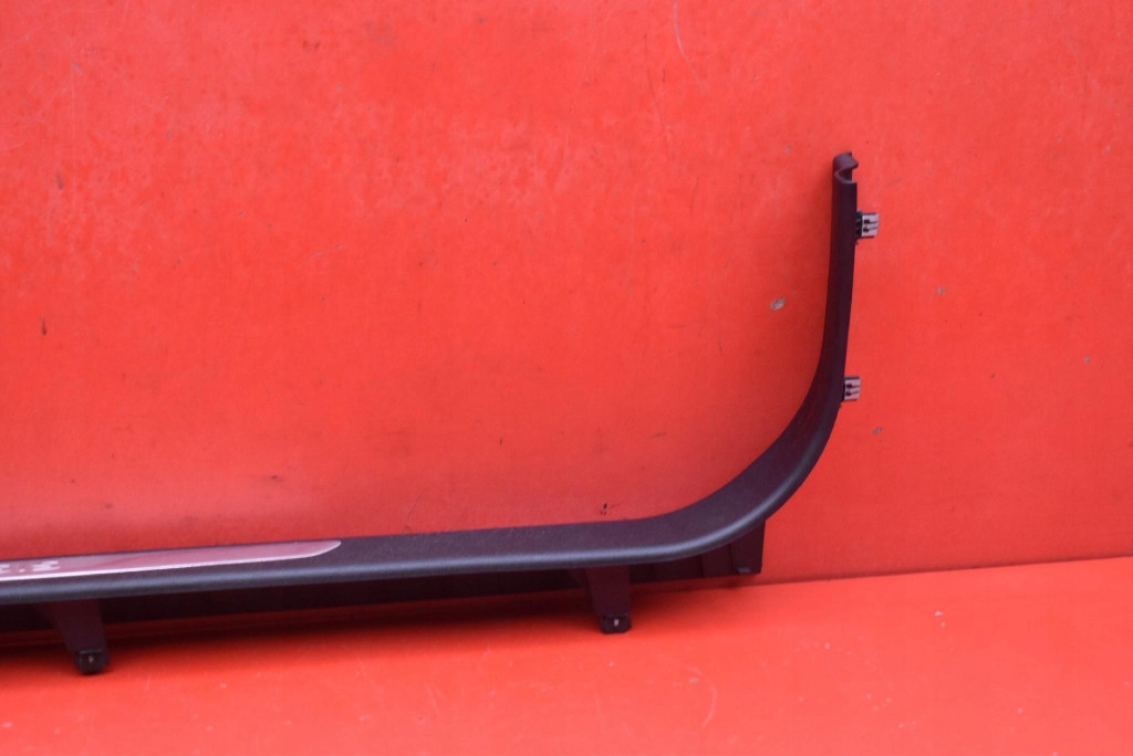 cap threshold right inner 85881-2M100 HYUNDAI GENESIS and COUPE 08-12