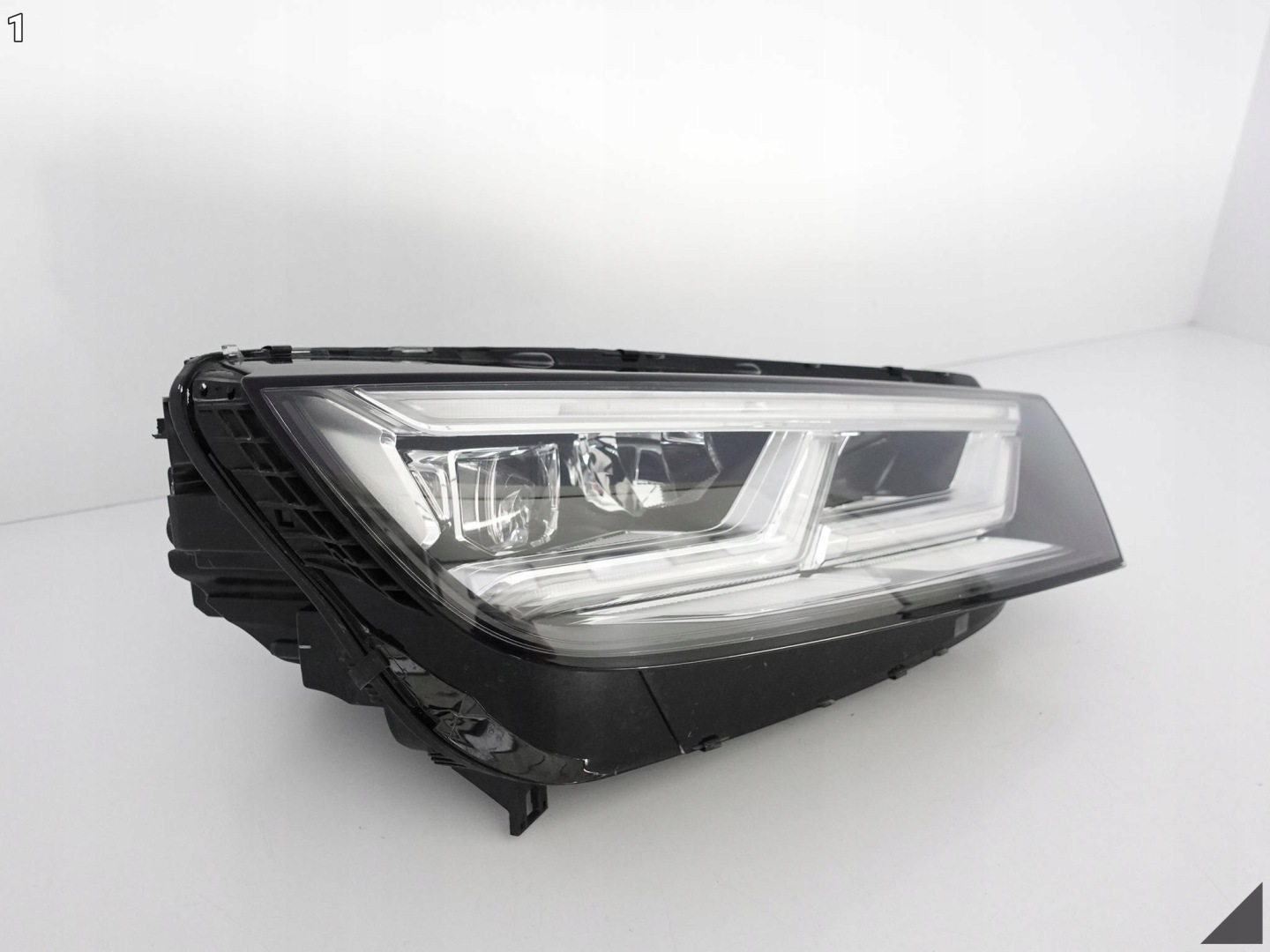 AUDI Q5 80A II FY 17-20 light FULL LED right EU