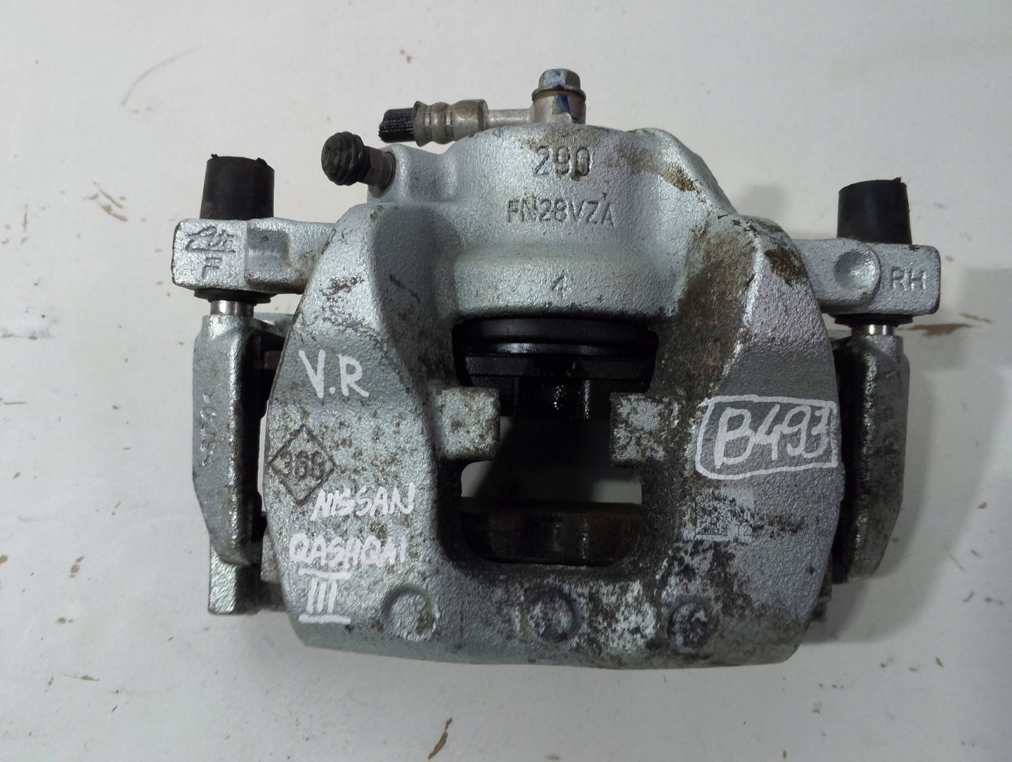 NISSAN QASHQAI J12 caliper front front right FN28VZA JARZMO (B493)