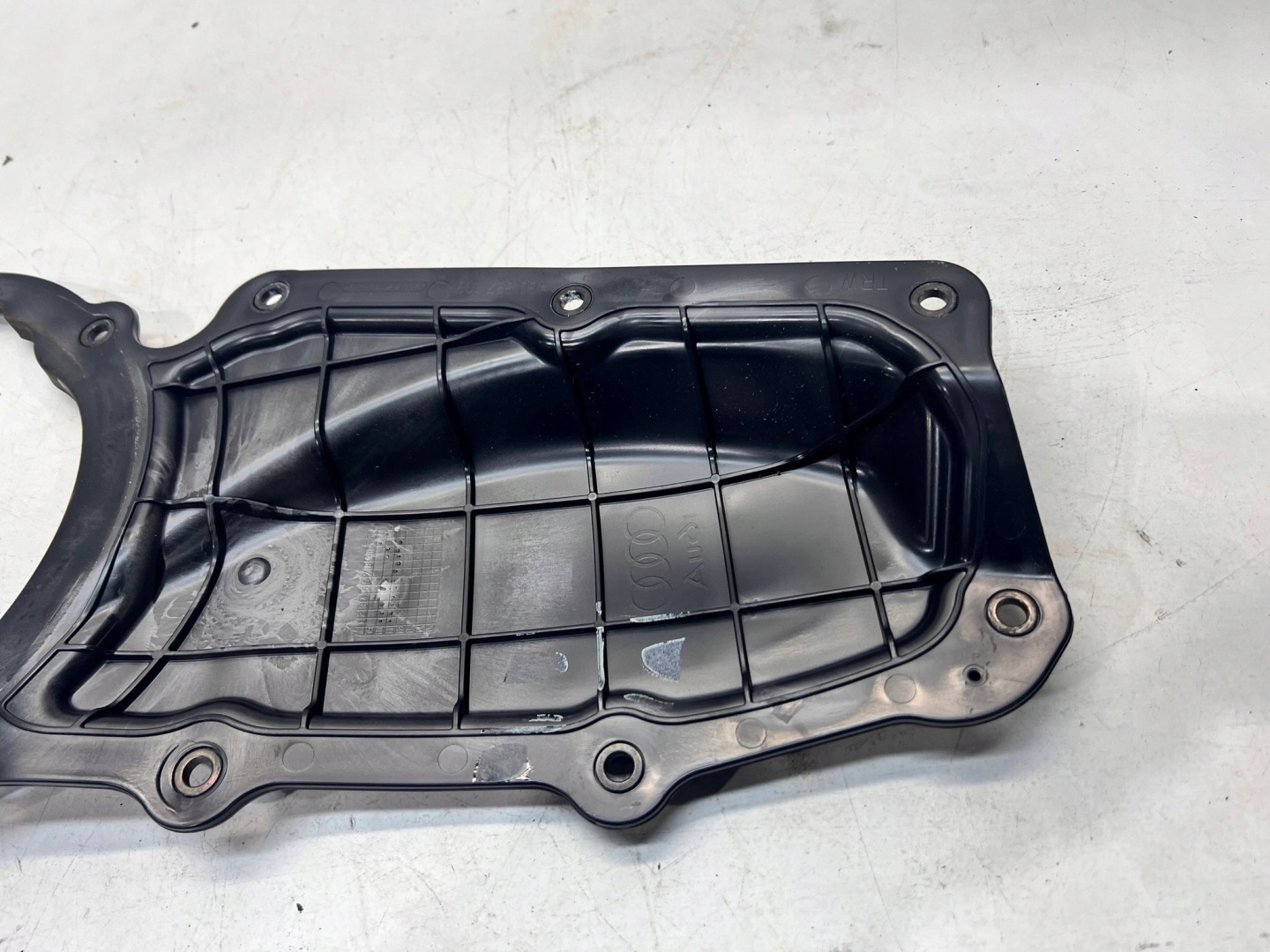holder bracket of the speaker left AUDI A6 C7 4G0837103