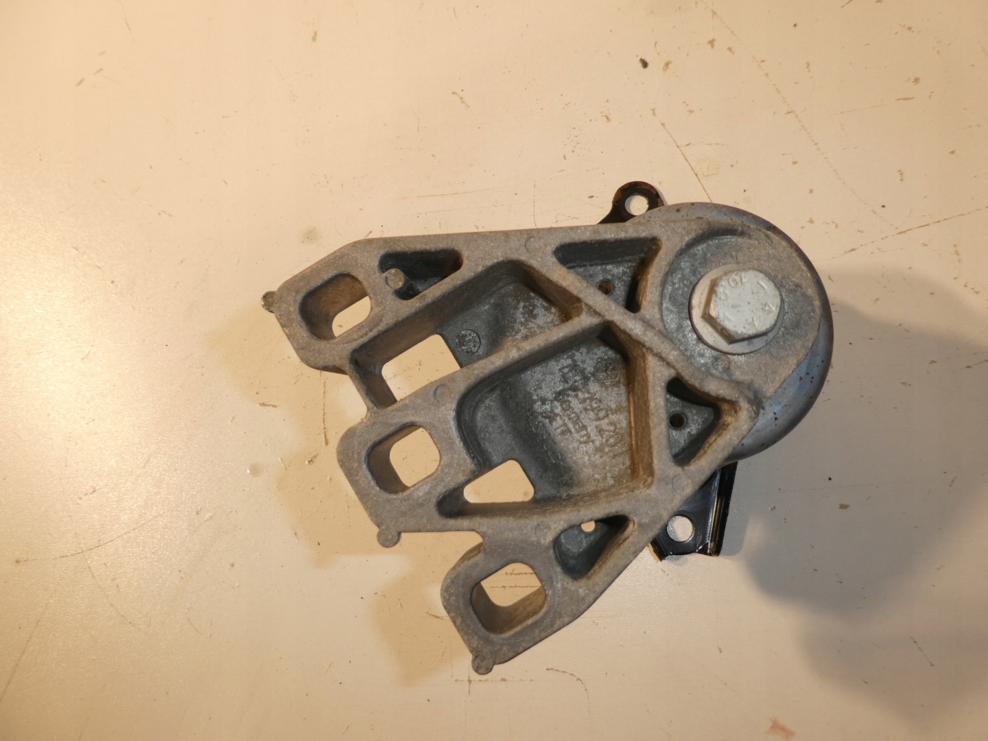 engine mount VW T5 LIFT 2.0 TDI 7E0199256J