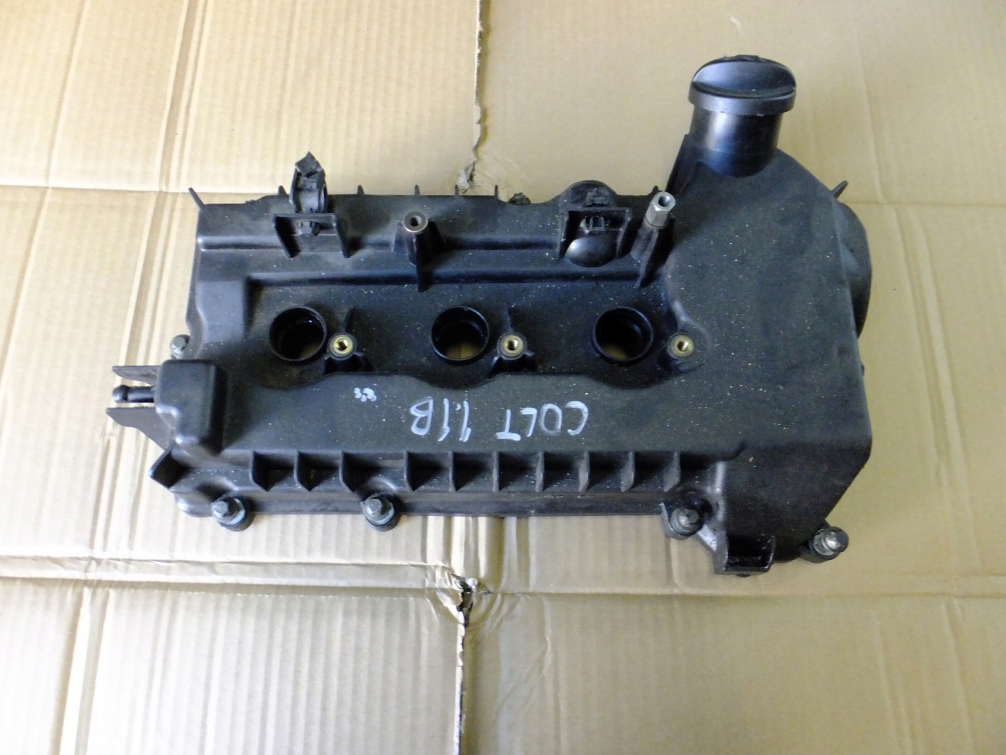 Abdeckung der Ventile mitsubishi colt VI Z30 1,1 2009r