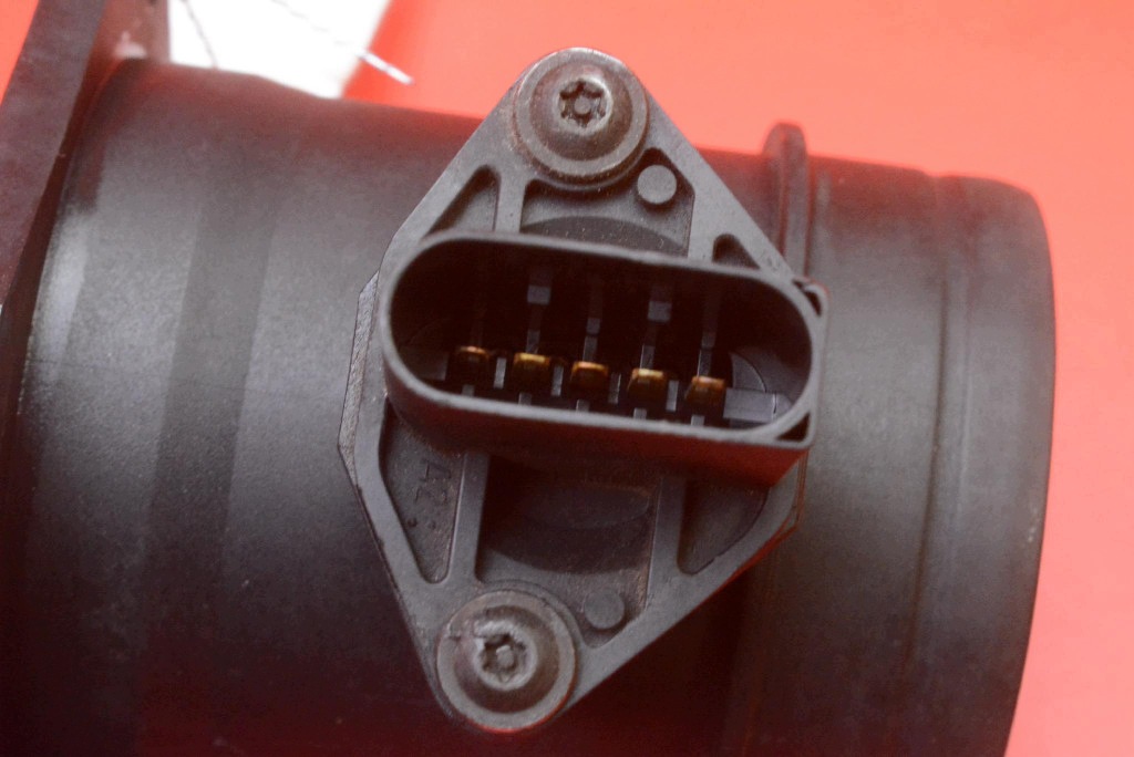 flow meter 06B133471A AUDI A4 B6 2.0 20V 130 KM 00-05