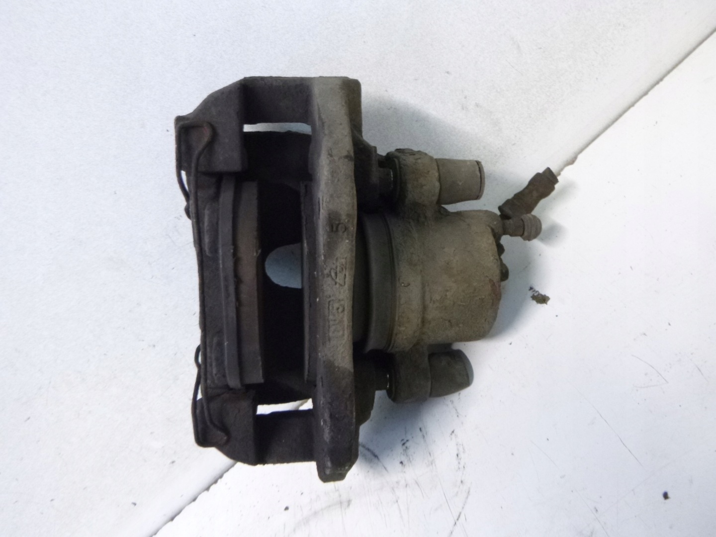 třmen brzdový předek Ford C-Max 1.6 2004r.