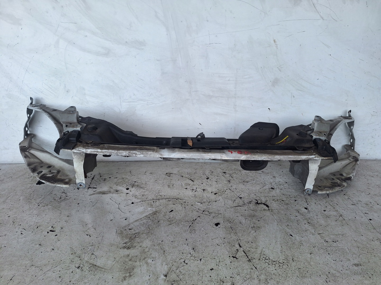 VOLVO C30 LIFT 09-12 support panel for radiators OKULAR