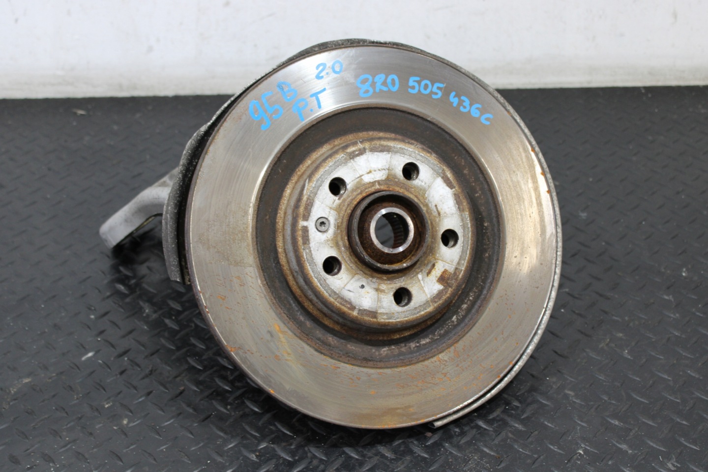 swing right rear part PORSCHE MACAN 95B 8R0505436C