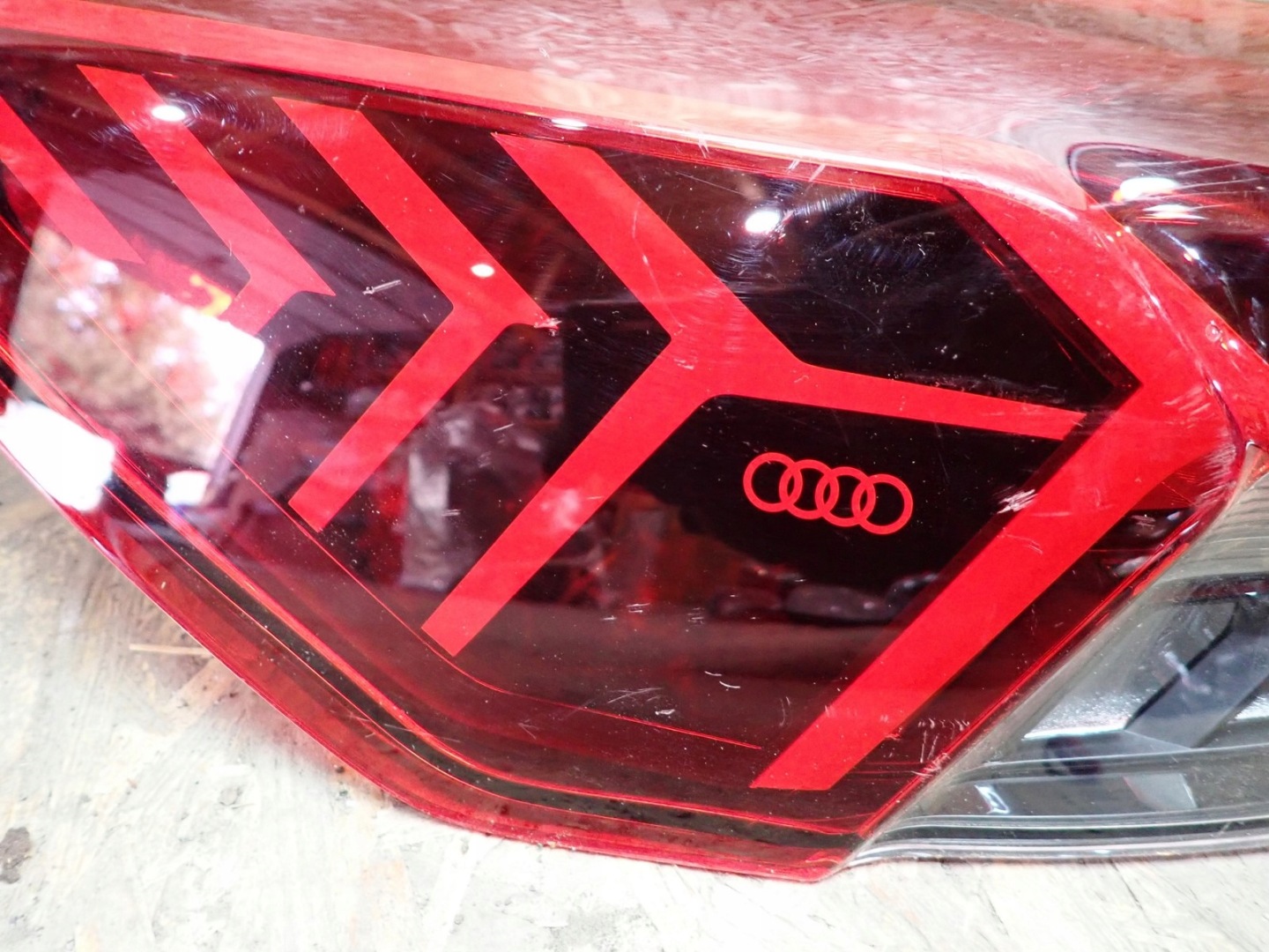 light left rear left rear part AUDI Q4 E TRON 89A F4B 2021- 89A945069