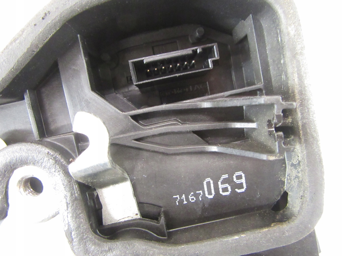 lock left rear part BMW e60 e61 e65 e70 e83 e87 e90 F01 F10 F11 F25