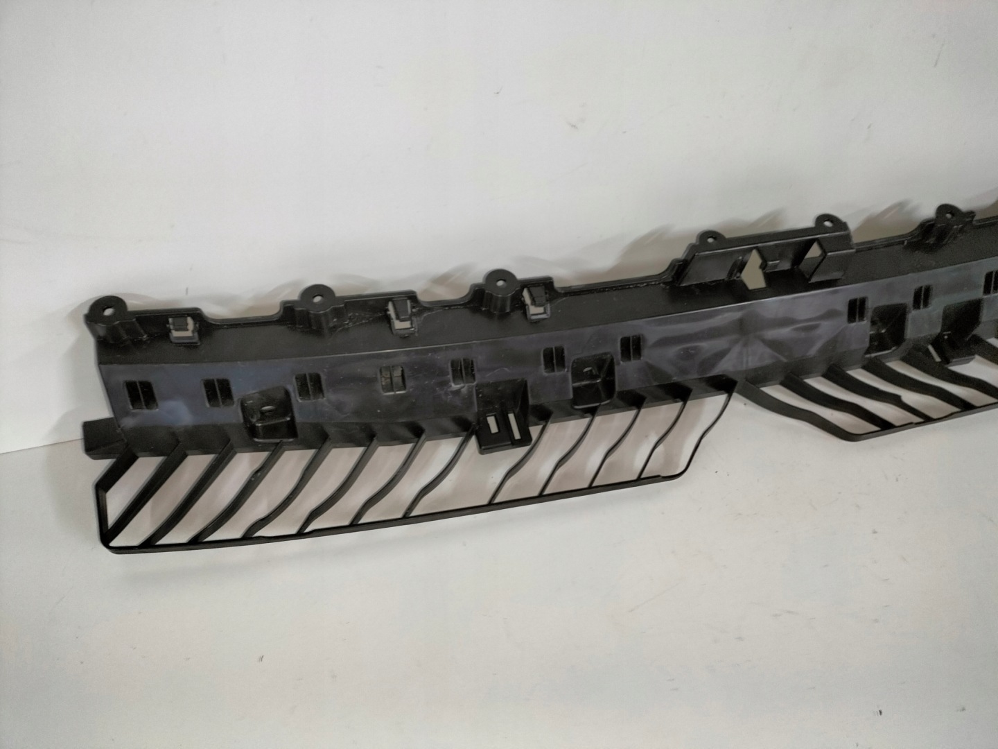 SUPPORT MONTAGE PARE-CHOCS ARRIÈRE MOYENNE CONSOLE VW T-ROC 17