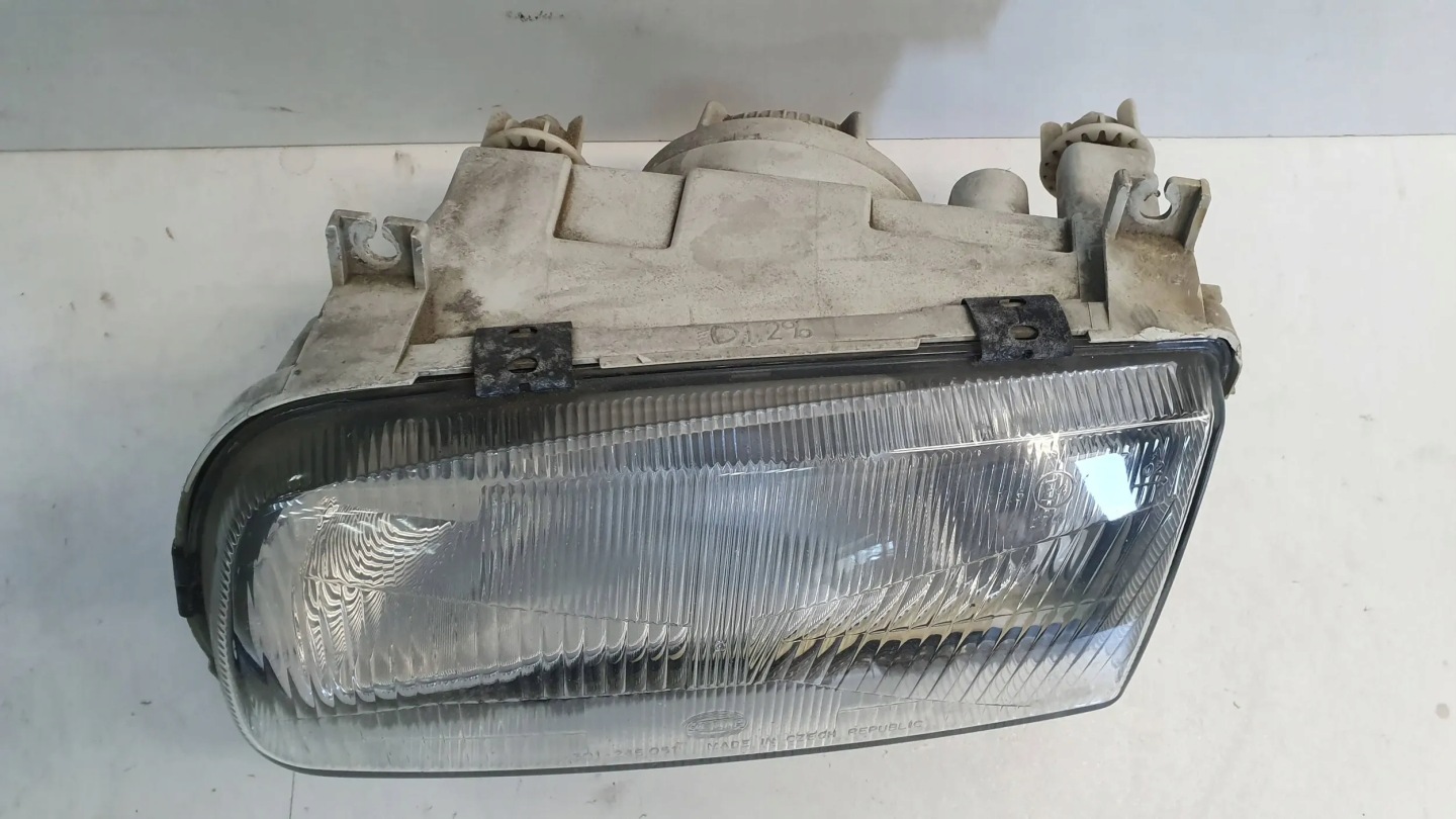 light front left Skoda Felicja 94