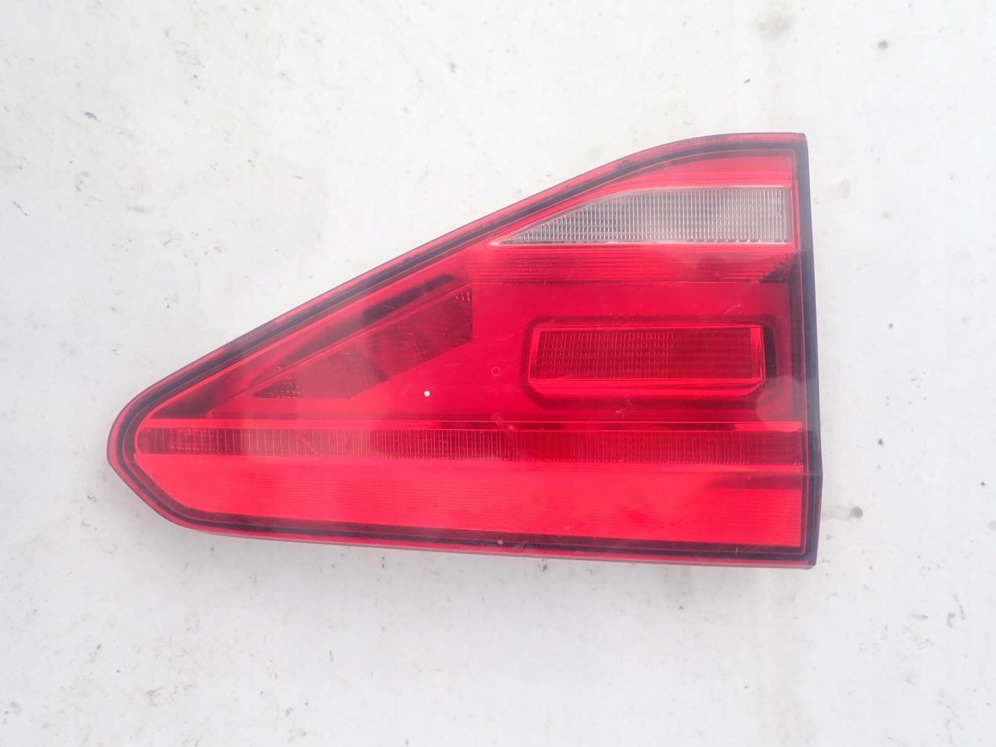 VW TOURAN II 2 15- light rear part rear left to the bonnet