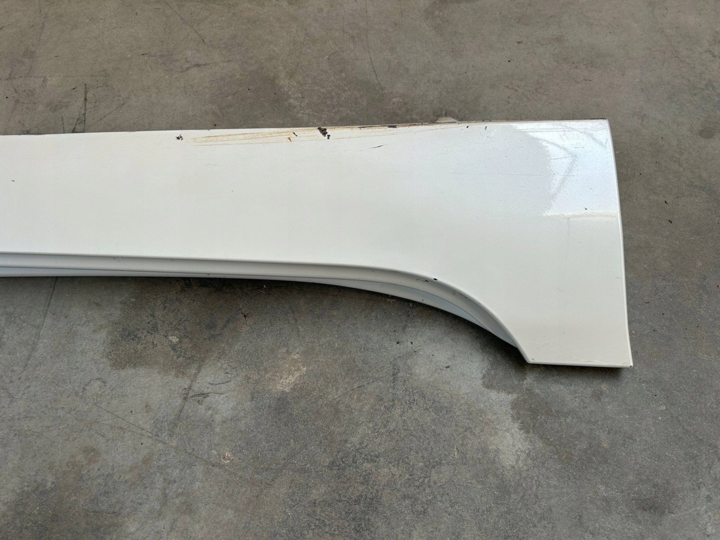 threshold right moulding threshold right BMW 6 F06 Mineralweiß Metallic A96 7276346