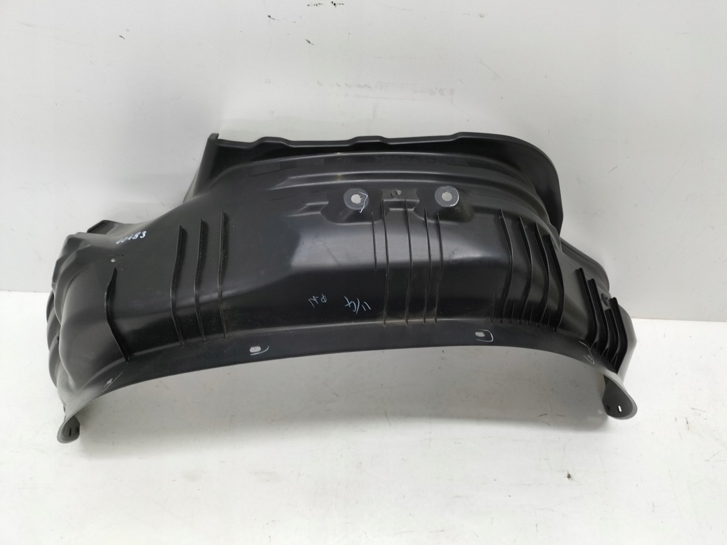 mudguard rear. rear part left TOYOTA HILUX VIII 15